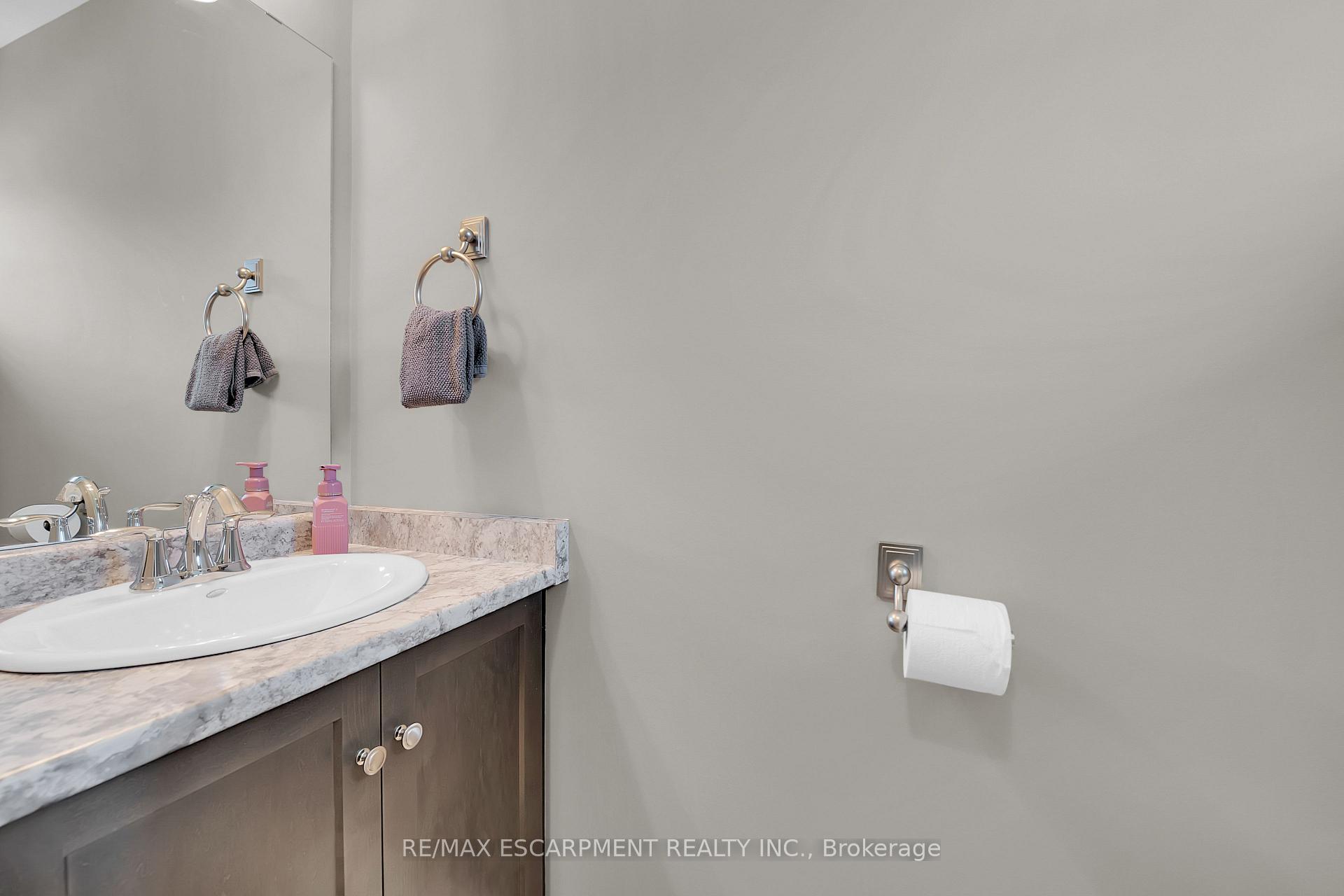 Photo 20 of 137 Kinsman Drive, Hamilton, Binbrook — HOMEH