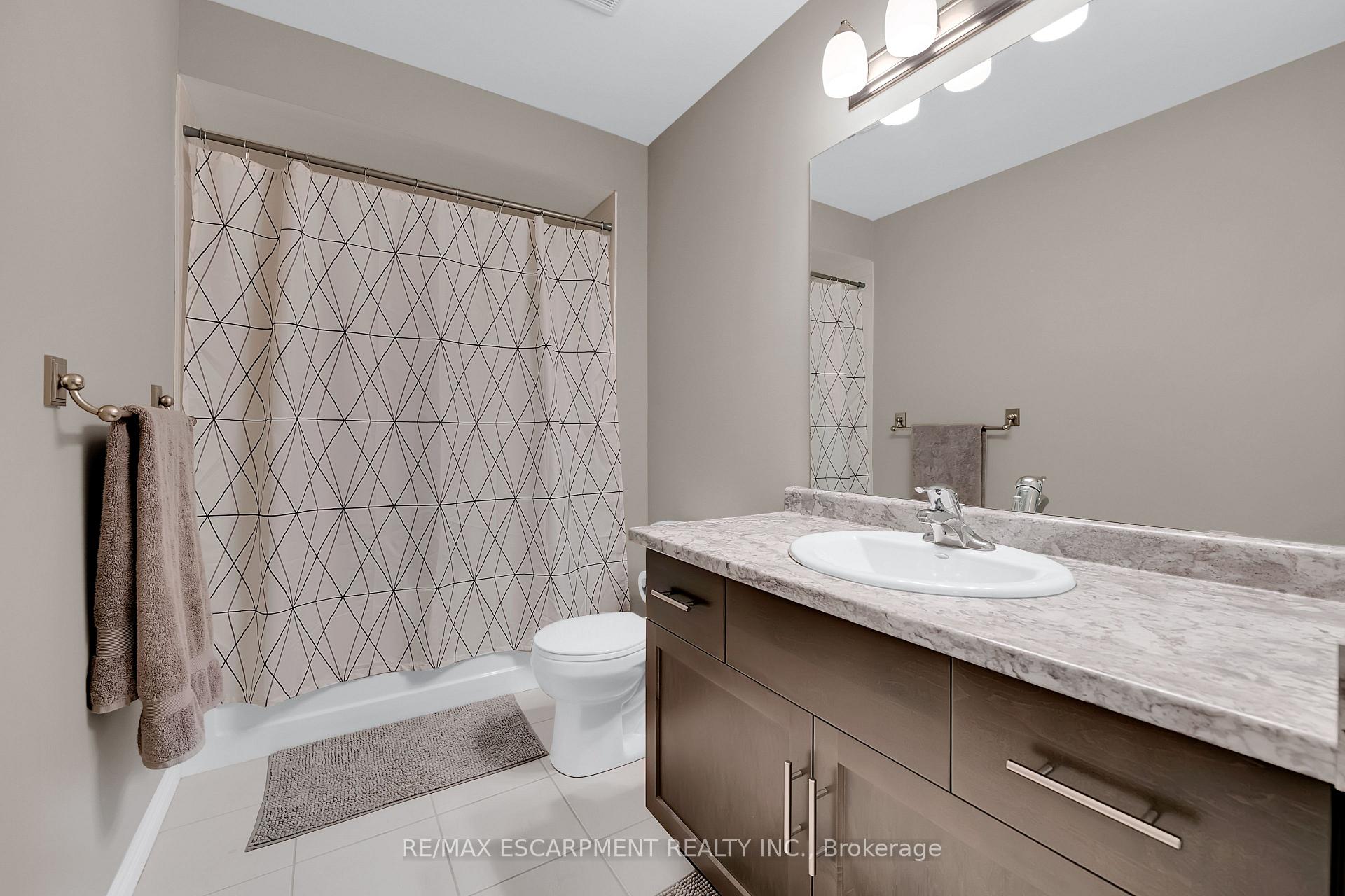 Photo 35 of 137 Kinsman Drive, Hamilton, Binbrook — HOMEH