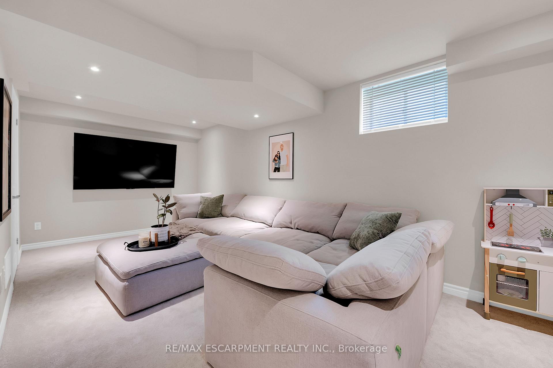 Photo 39 of 137 Kinsman Drive, Hamilton, Binbrook — HOMEH