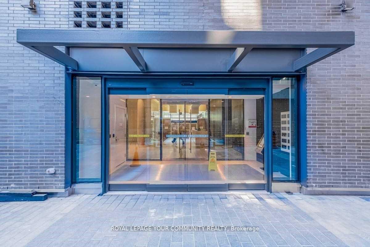 Photo 4 of Unit 804, 158 Front Street E, Toronto, Moss Park — HOMEH