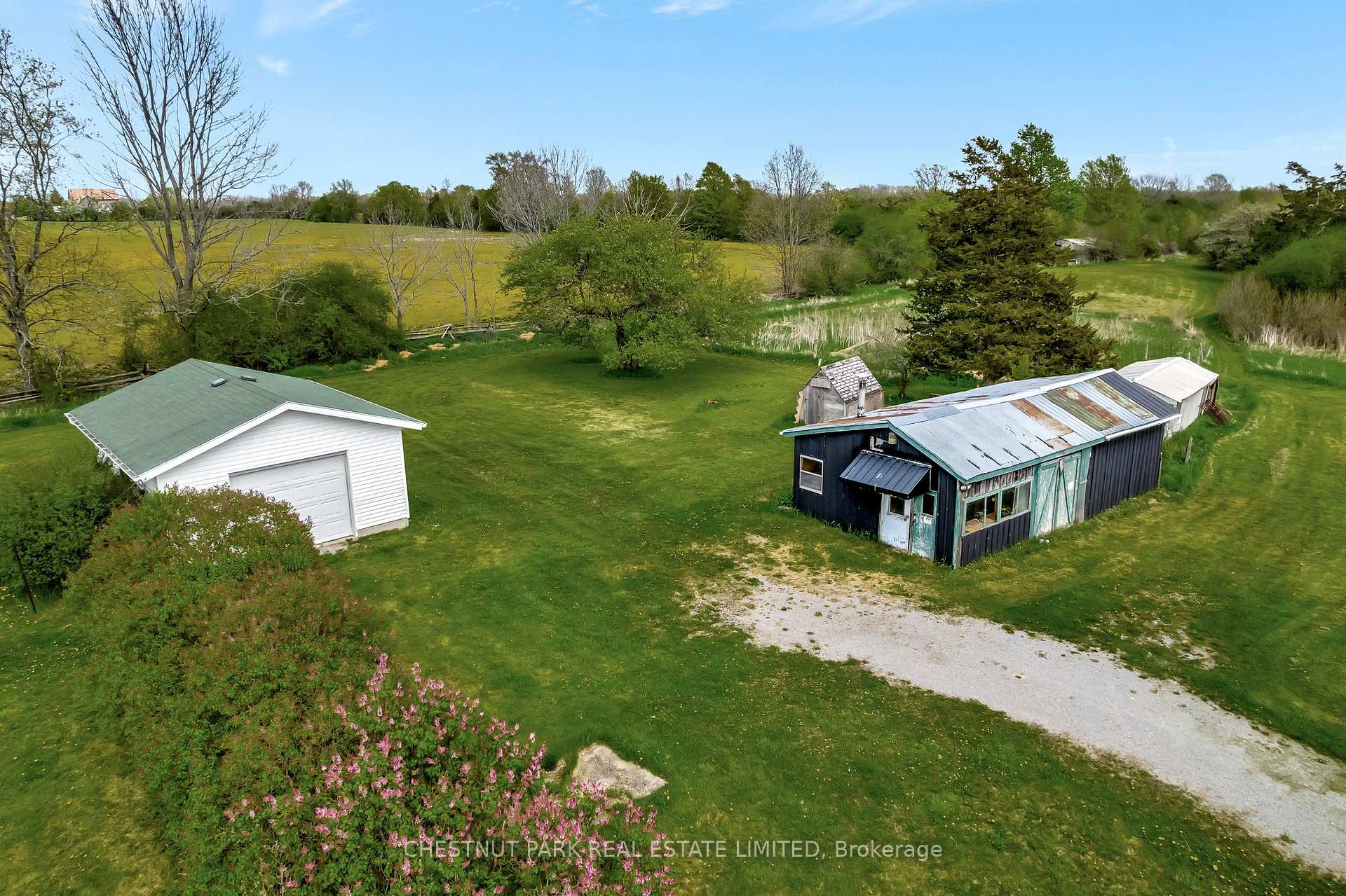 Photo 33 of 418 Matthie Road, Prince Edward County, Bloomfield — HOMEH