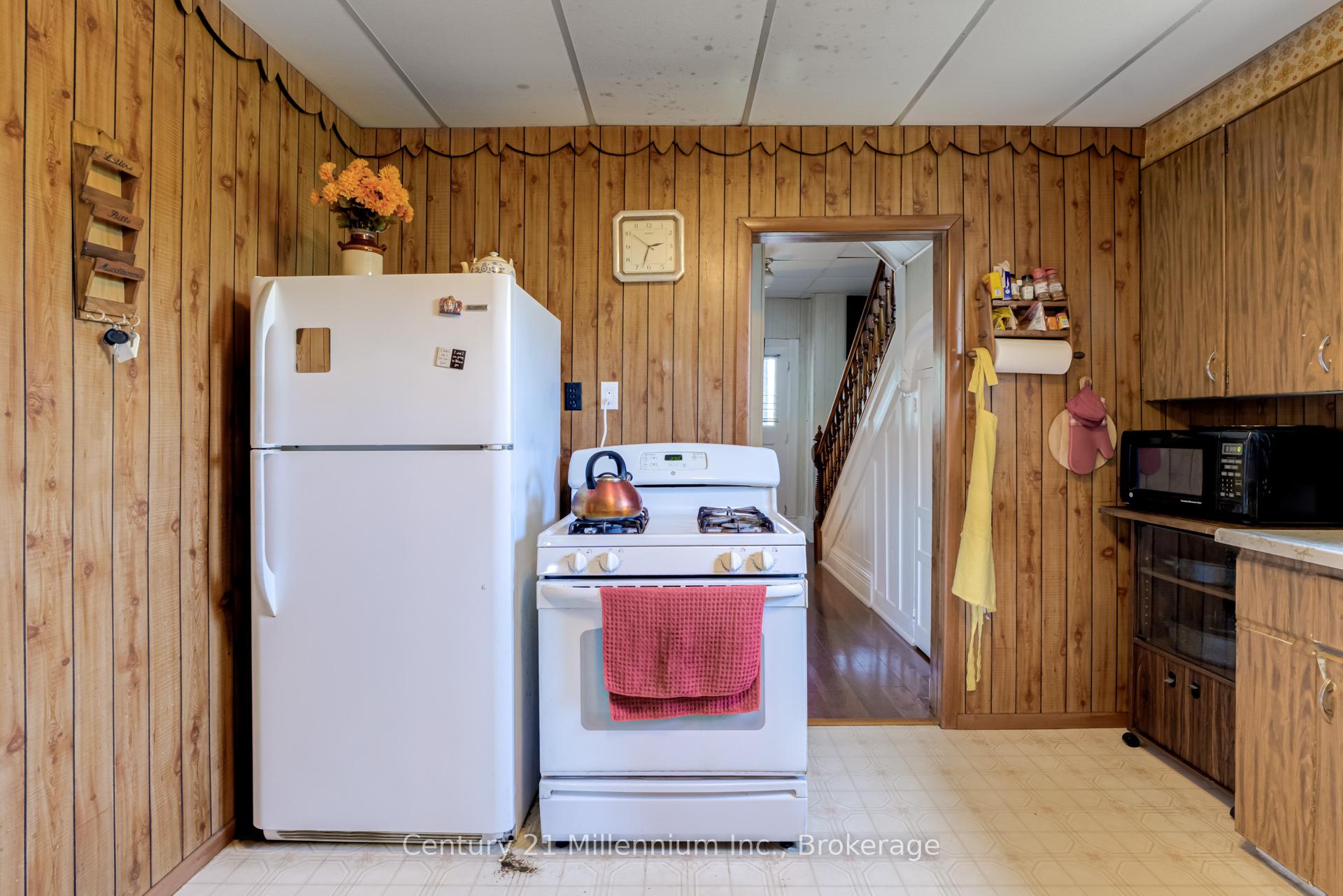 Photo 3 of 14 Lorne Avenue, Collingwood — HOMEH