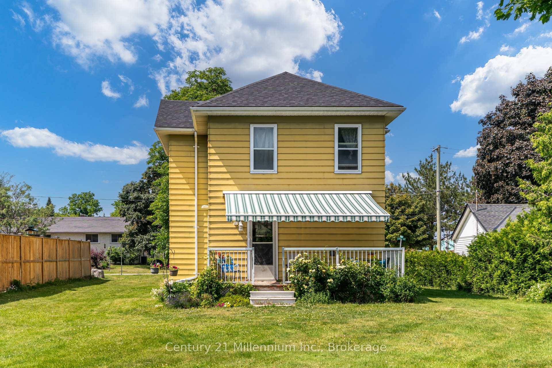 Photo 11 of 14 Lorne Avenue, Collingwood — HOMEH