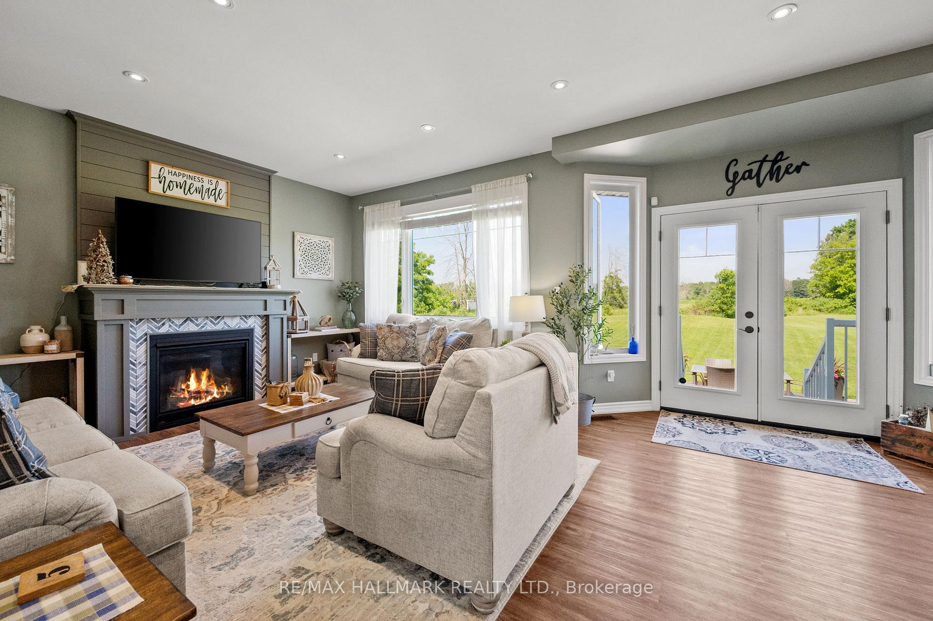 Photo 7 of 185 Riverbank Drive, Georgina, Pefferlaw — HOMEH