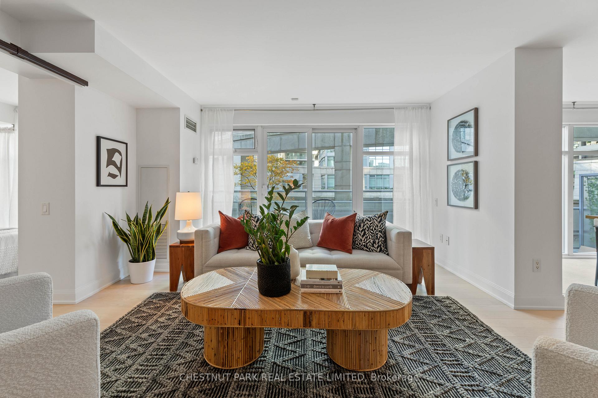Photo 4 of Unit 311, 2181 Yonge Street, Toronto, Mount Pleasant West — HOMEH