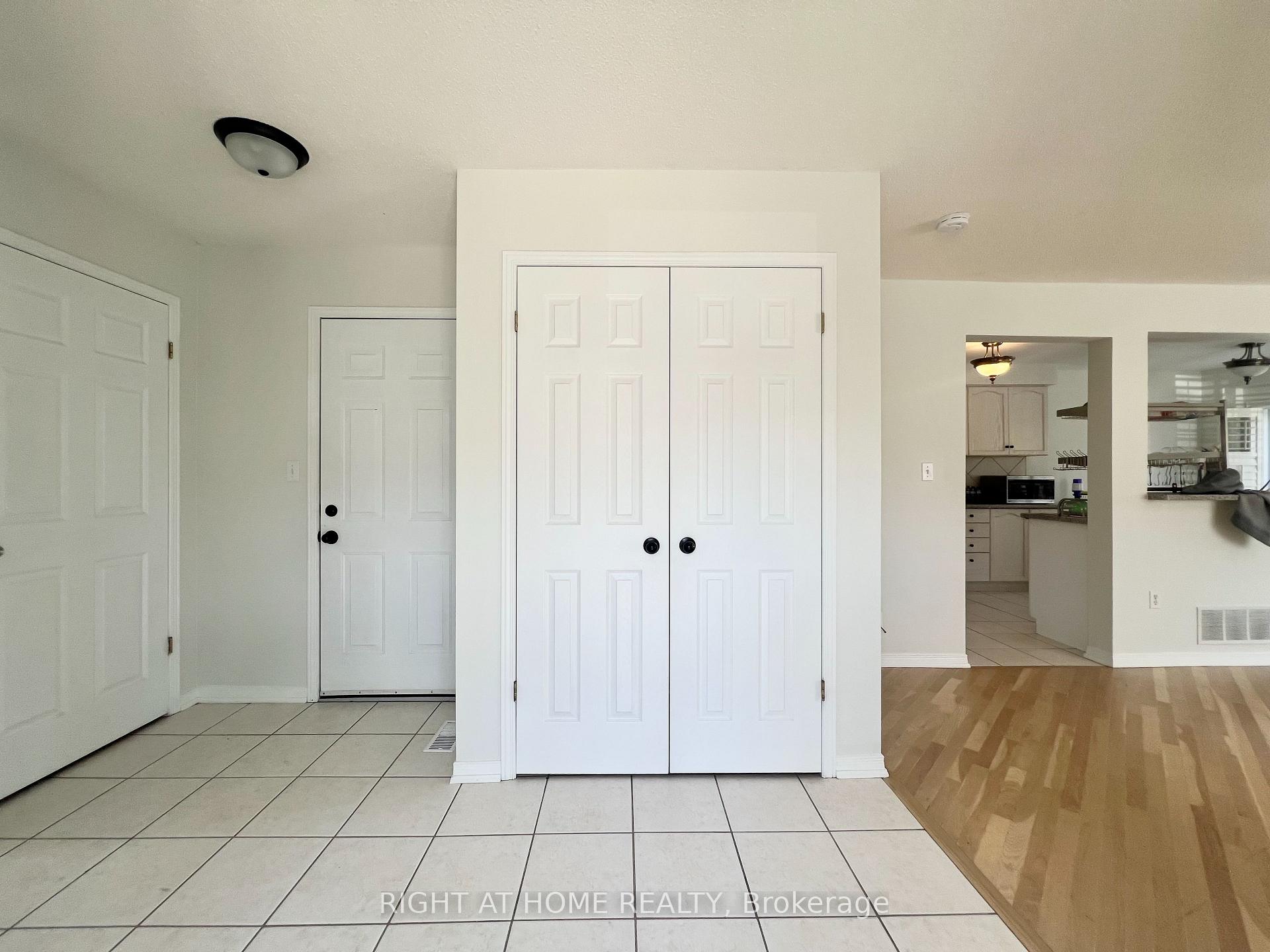 Photo 4 of Unit 15, 485 Green Road, Hamilton, Stoney Creek — HOMEH