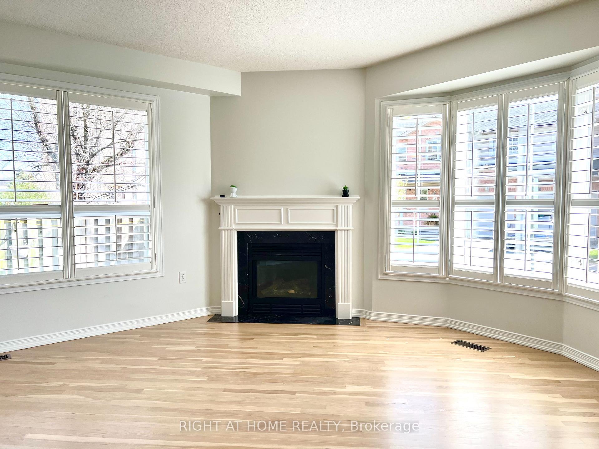 Photo 2 of Unit 15, 485 Green Road, Hamilton, Stoney Creek — HOMEH
