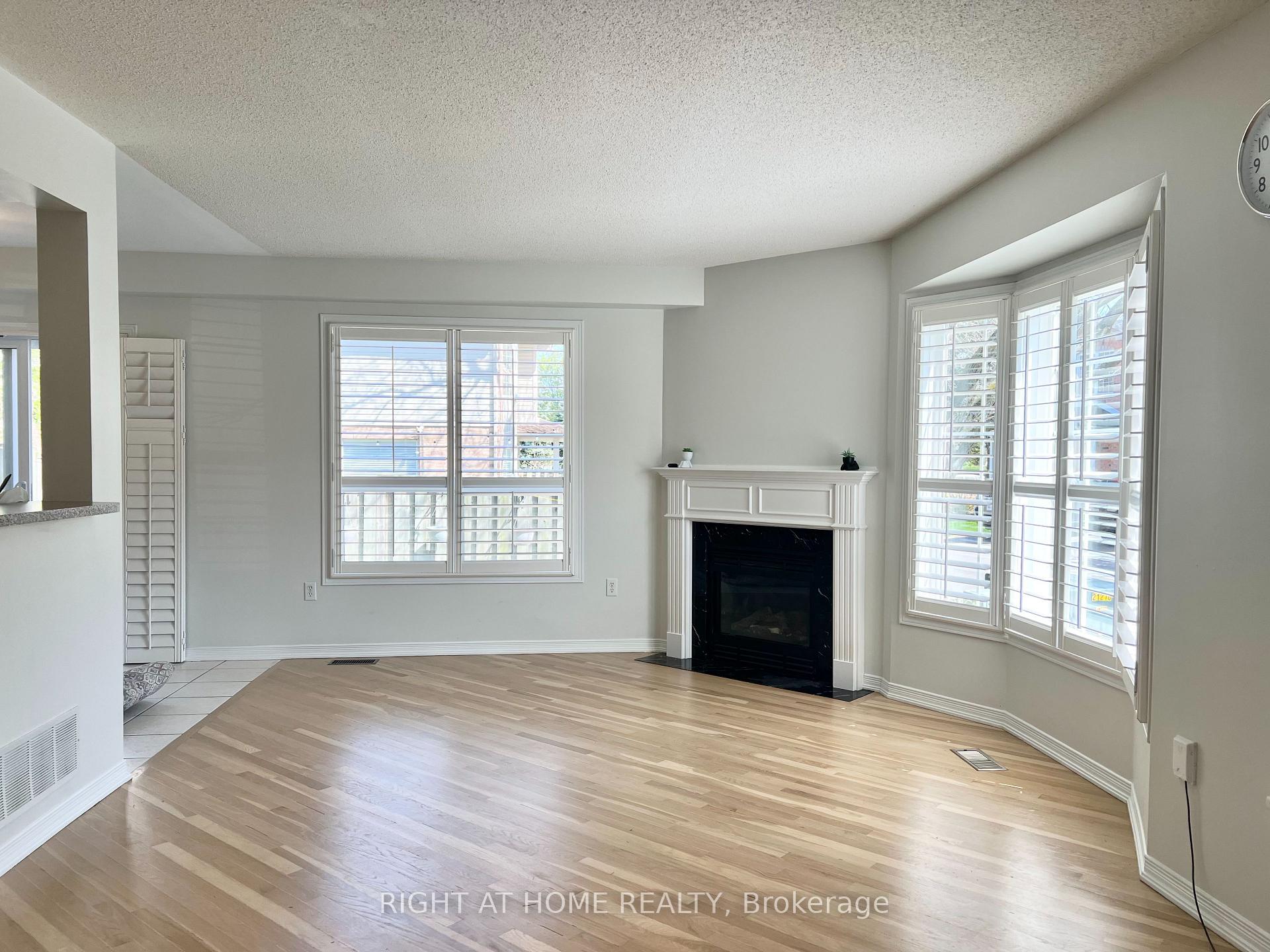 Photo 7 of Unit 15, 485 Green Road, Hamilton, Stoney Creek — HOMEH
