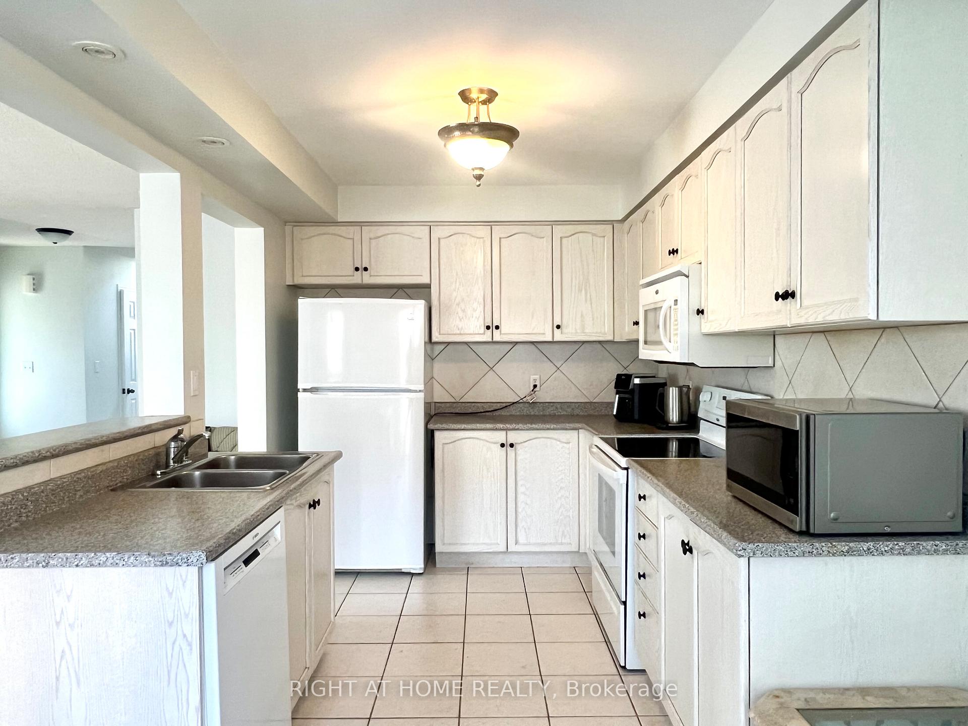 Photo 5 of Unit 15, 485 Green Road, Hamilton, Stoney Creek — HOMEH