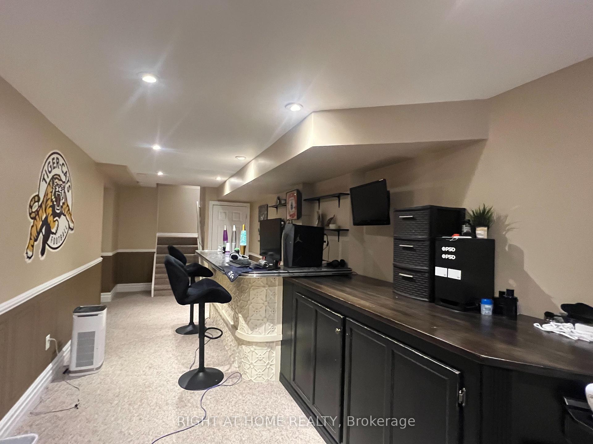 Photo 15 of Unit 15, 485 Green Road, Hamilton, Stoney Creek — HOMEH