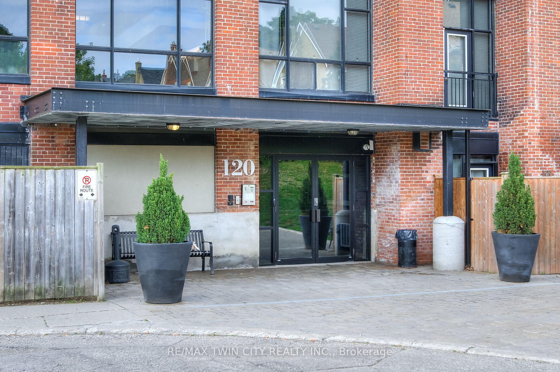 Photo 4 of Unit UNIT 500, 120 Mansion Street, Kitchener, Central Frederick — HOMEH