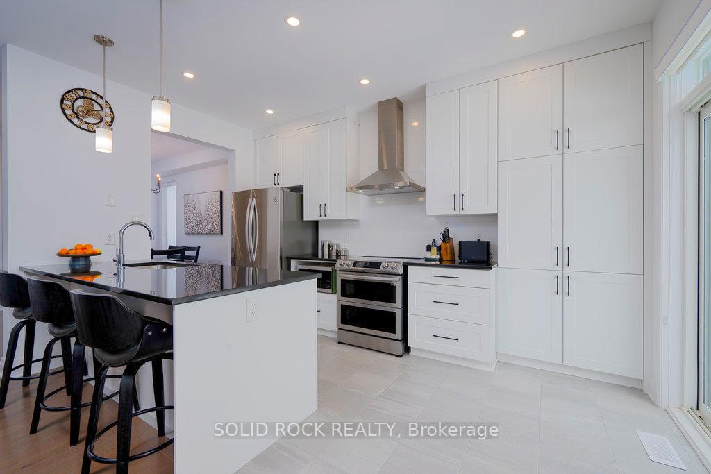 Photo 16 of 901 Atrium Ridge, Ottawa, Riverside South/Gloucester Glen — HOMEH
