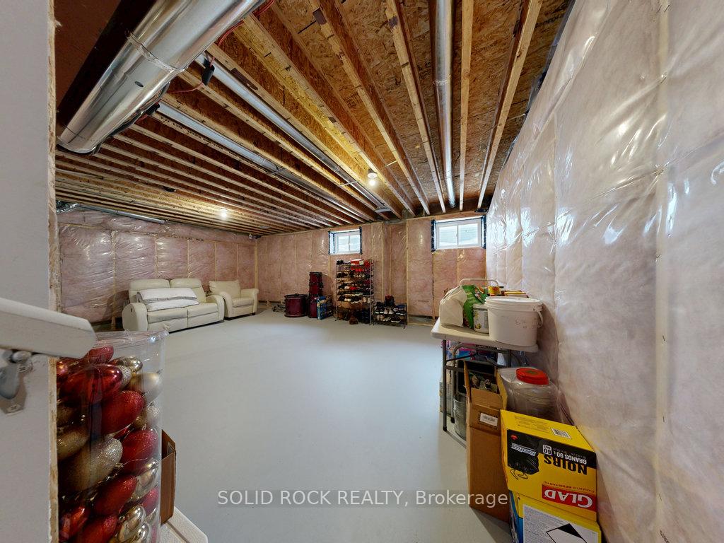 Photo 32 of 901 Atrium Ridge, Ottawa, Riverside South/Gloucester Glen — HOMEH