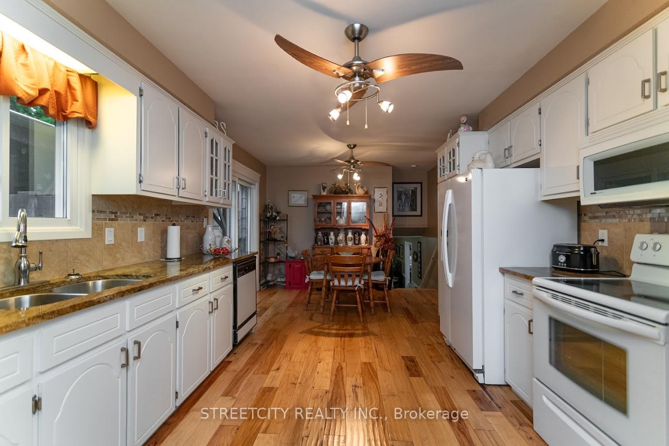 Photo 12 of 10 Hidden Valley Drive, Chatham-Kent, Blenheim — HOMEH