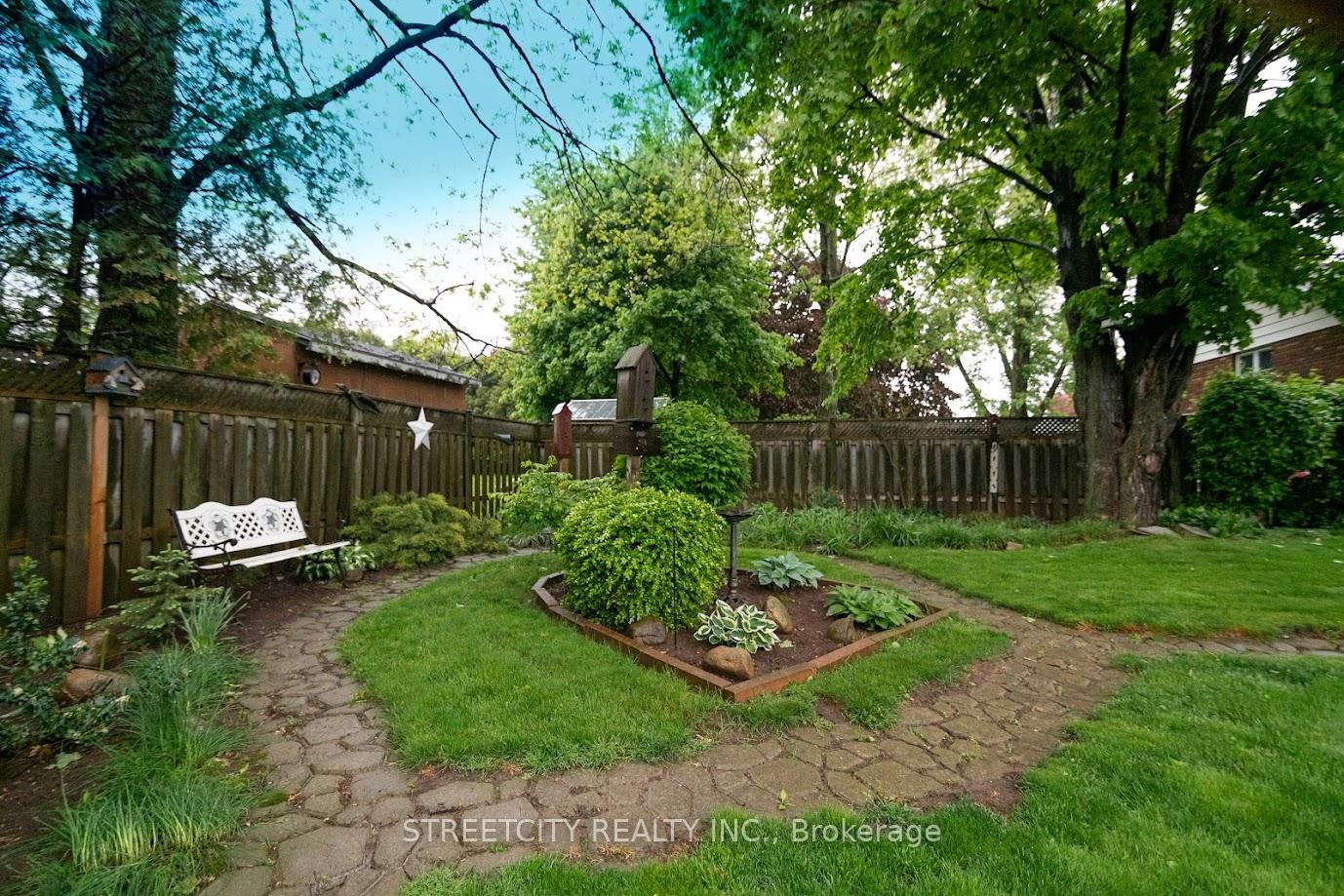 Photo 23 of 10 Hidden Valley Drive, Chatham-Kent, Blenheim — HOMEH