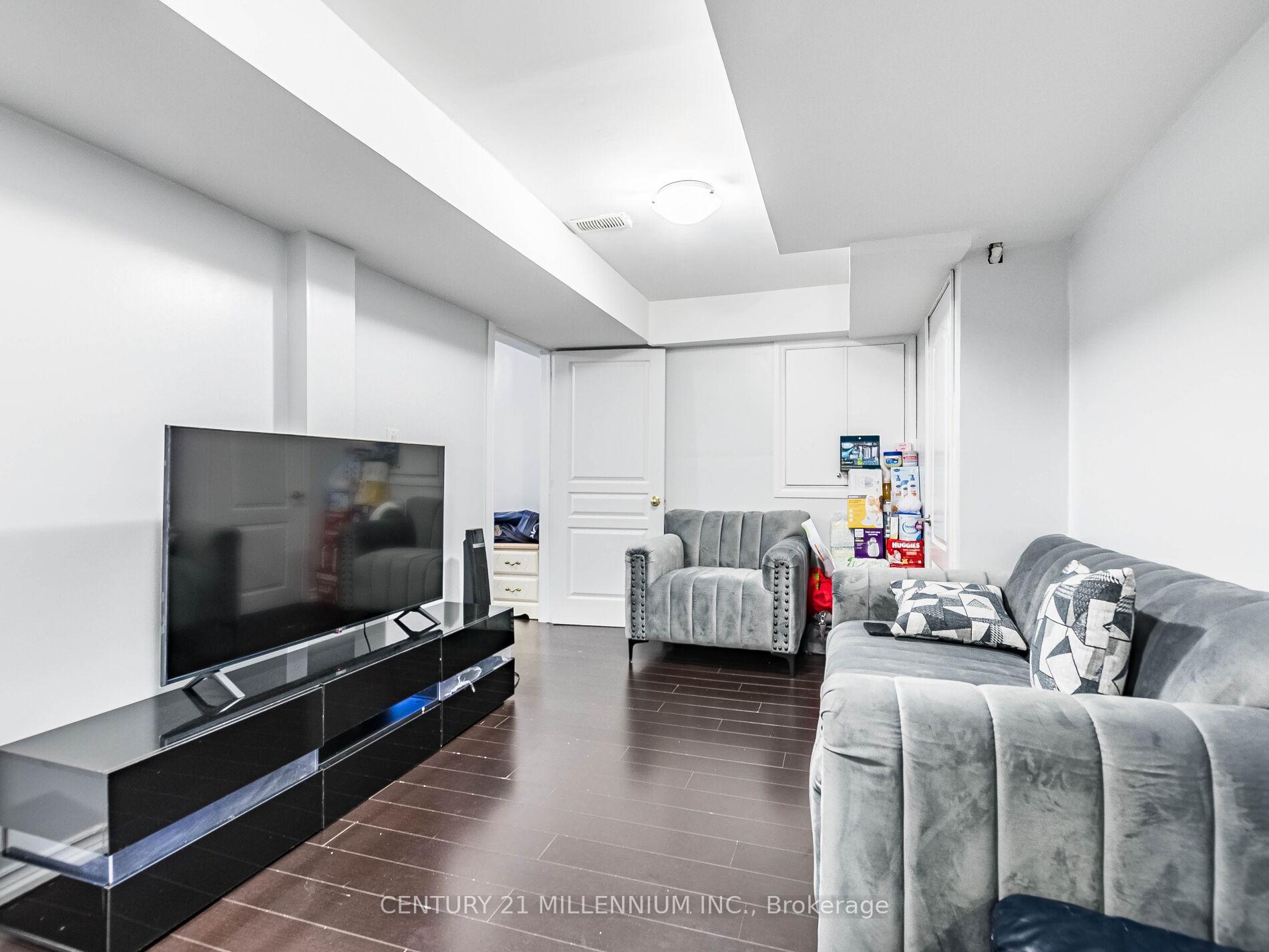 Photo 37 of 347 Robert Parkinson Drive, Brampton, Northwest Brampton — HOMEH