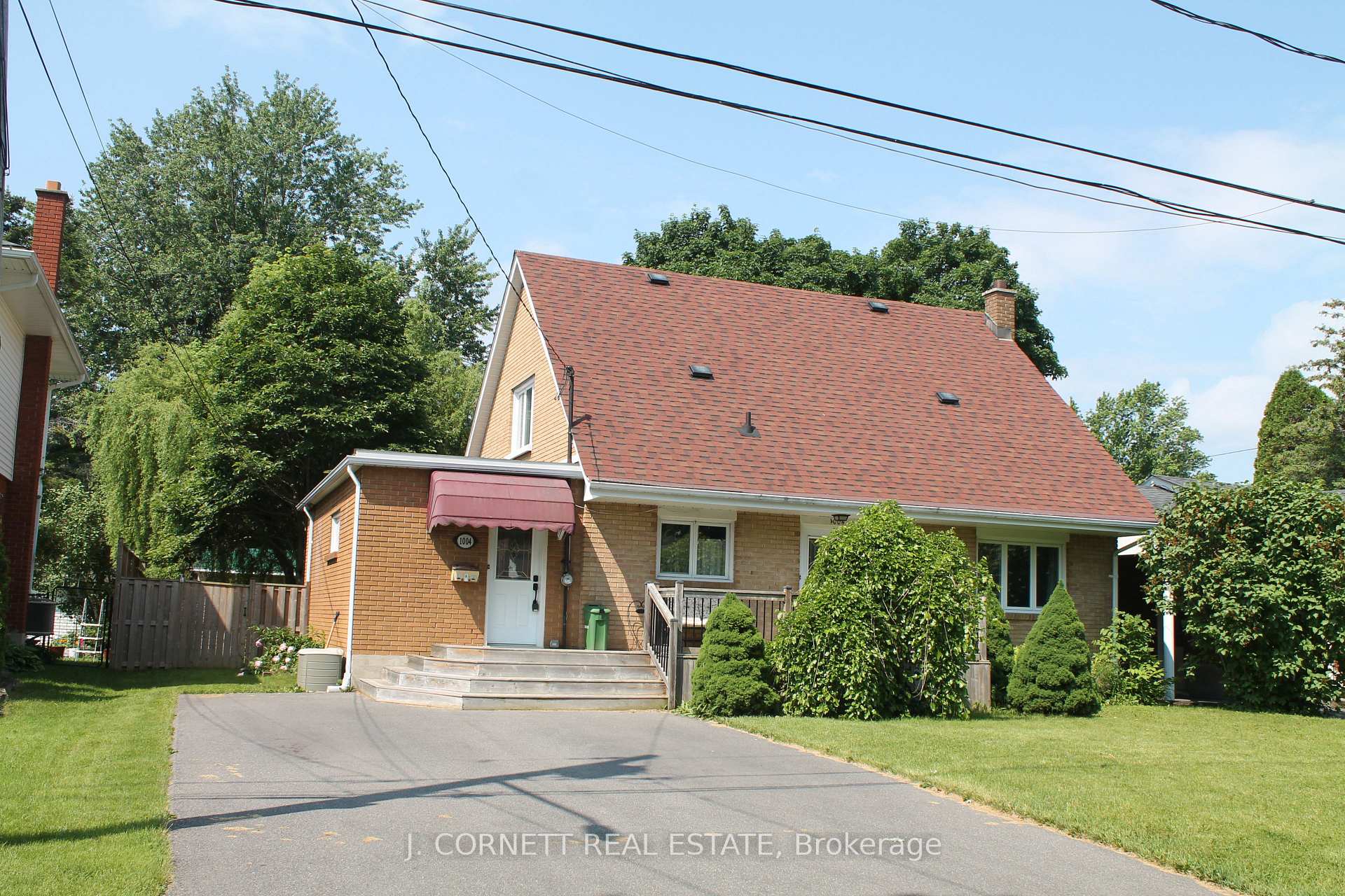 Front of 1004 Pescod Street