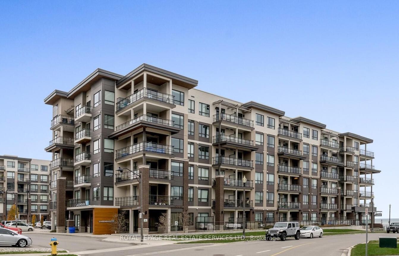 Front of Unit 516, 10 Esplanade Lane