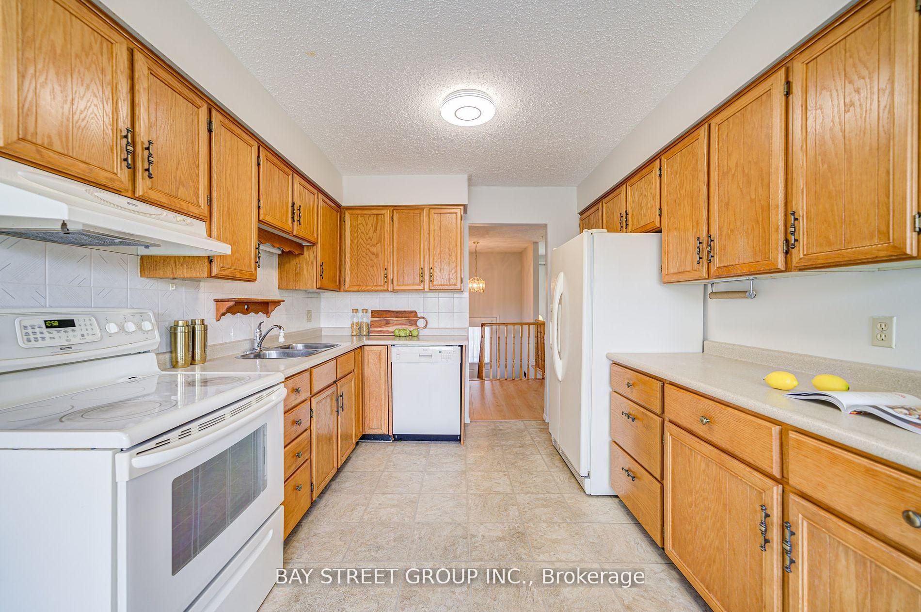 Photo 5 of Unit Main, 750 Griffith Street, Oshawa, Northglen — HOMEH