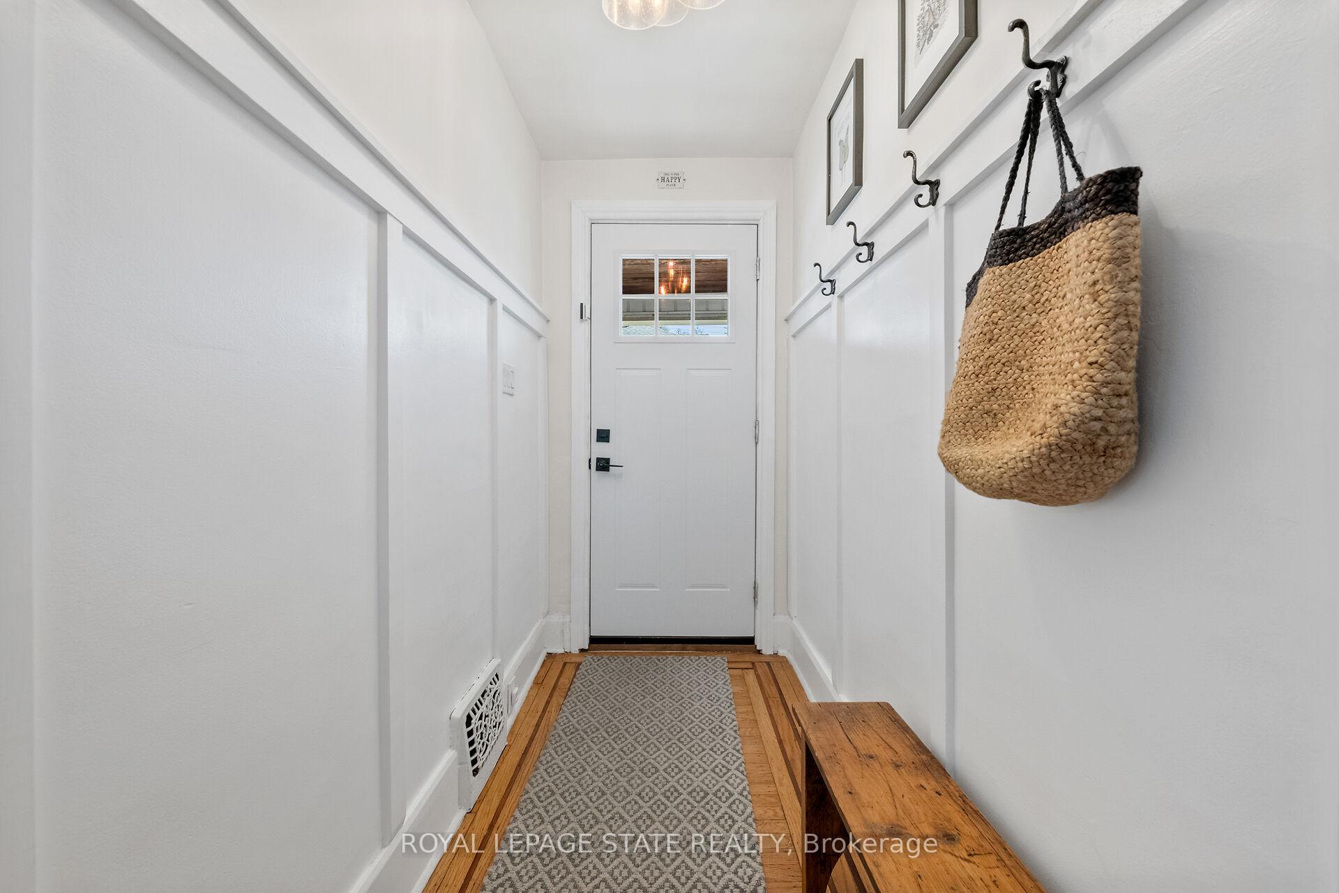 Photo 7 of 105 Grosvenor Avenue N, Hamilton, Crown Point — HOMEH