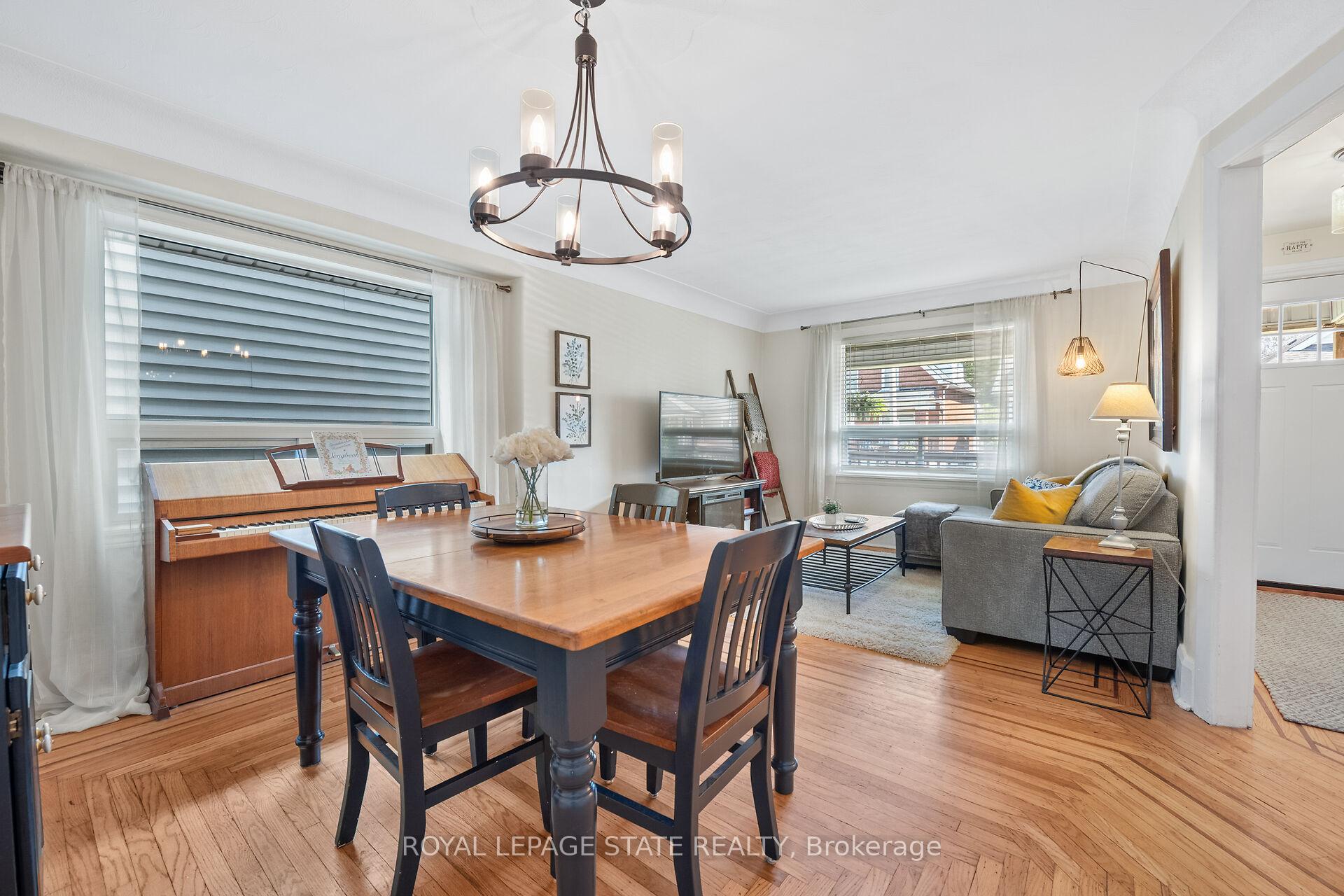Photo 17 of 105 Grosvenor Avenue N, Hamilton, Crown Point — HOMEH