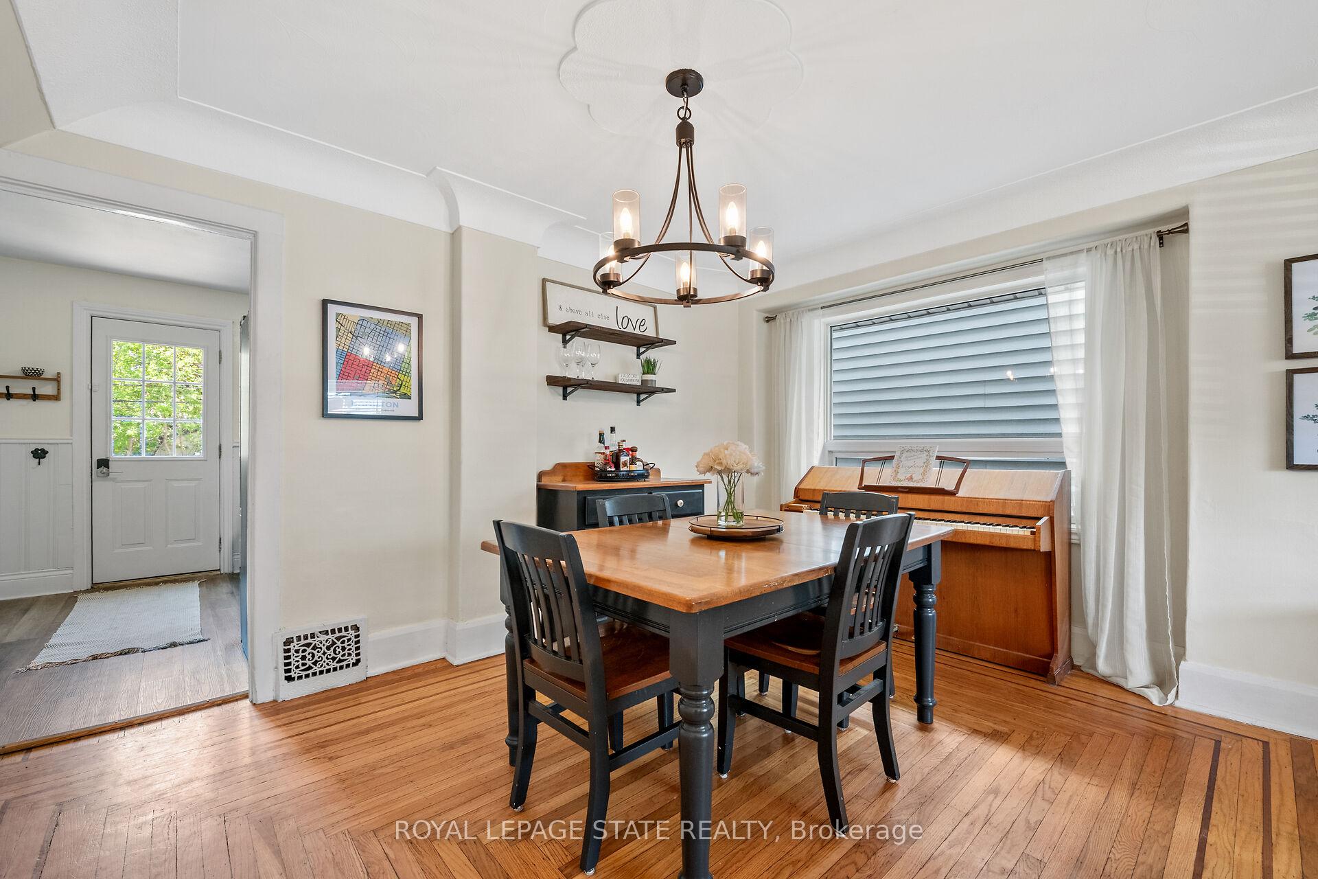 Photo 20 of 105 Grosvenor Avenue N, Hamilton, Crown Point — HOMEH