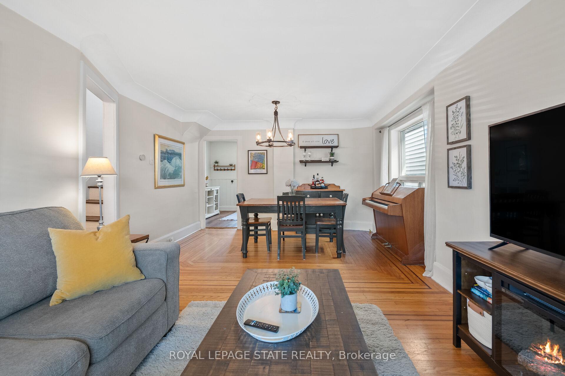 Photo 24 of 105 Grosvenor Avenue N, Hamilton, Crown Point — HOMEH