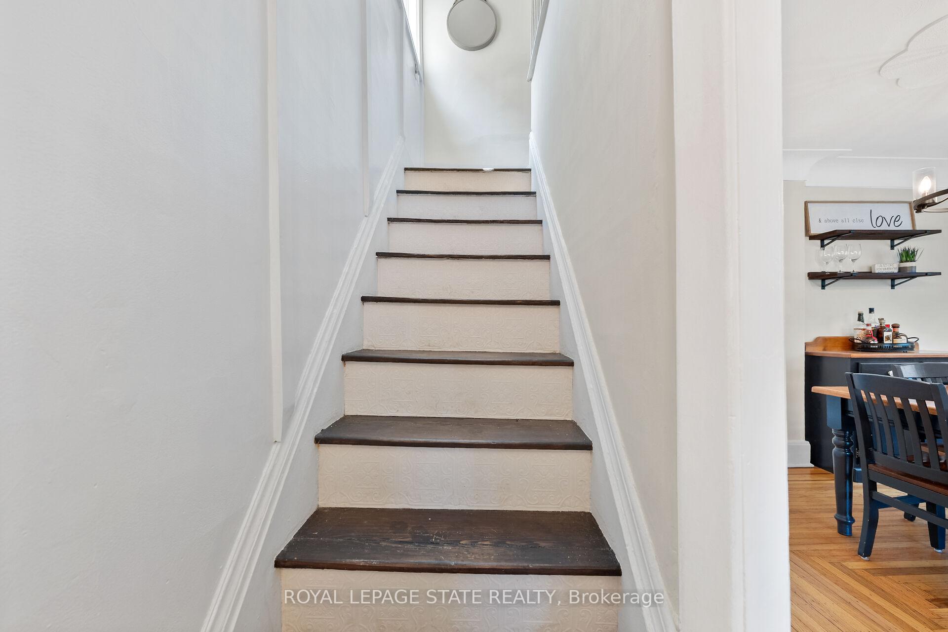 Photo 25 of 105 Grosvenor Avenue N, Hamilton, Crown Point — HOMEH