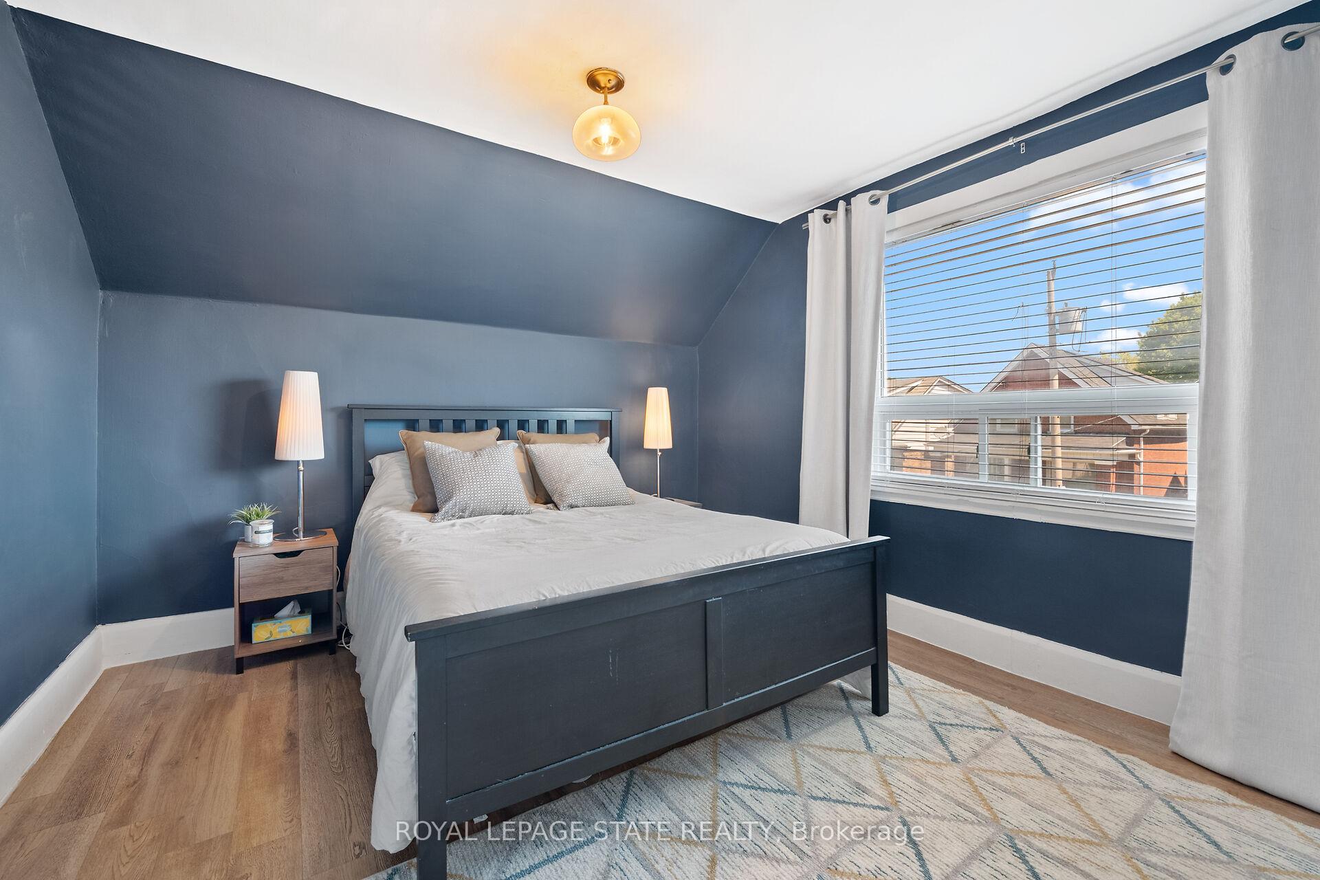 Photo 27 of 105 Grosvenor Avenue N, Hamilton, Crown Point — HOMEH