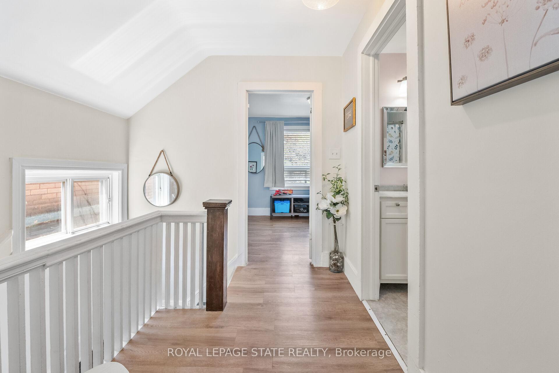 Photo 21 of 105 Grosvenor Avenue N, Hamilton, Crown Point — HOMEH