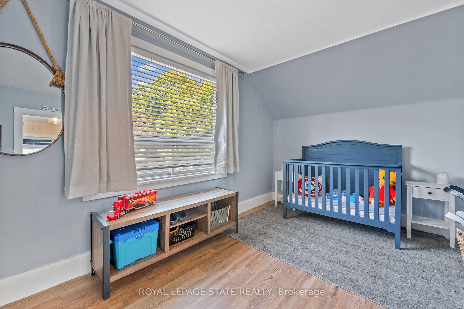 Photo 31 of 105 Grosvenor Avenue N, Hamilton, Crown Point — HOMEH