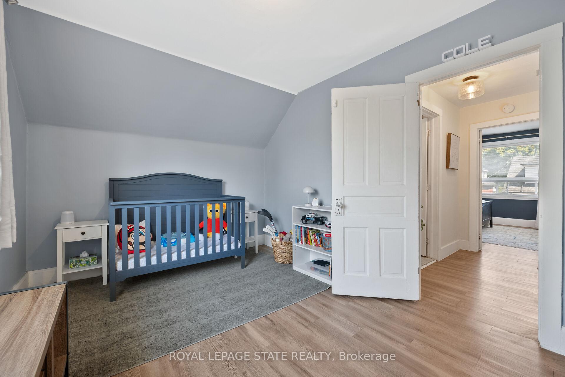 Photo 26 of 105 Grosvenor Avenue N, Hamilton, Crown Point — HOMEH