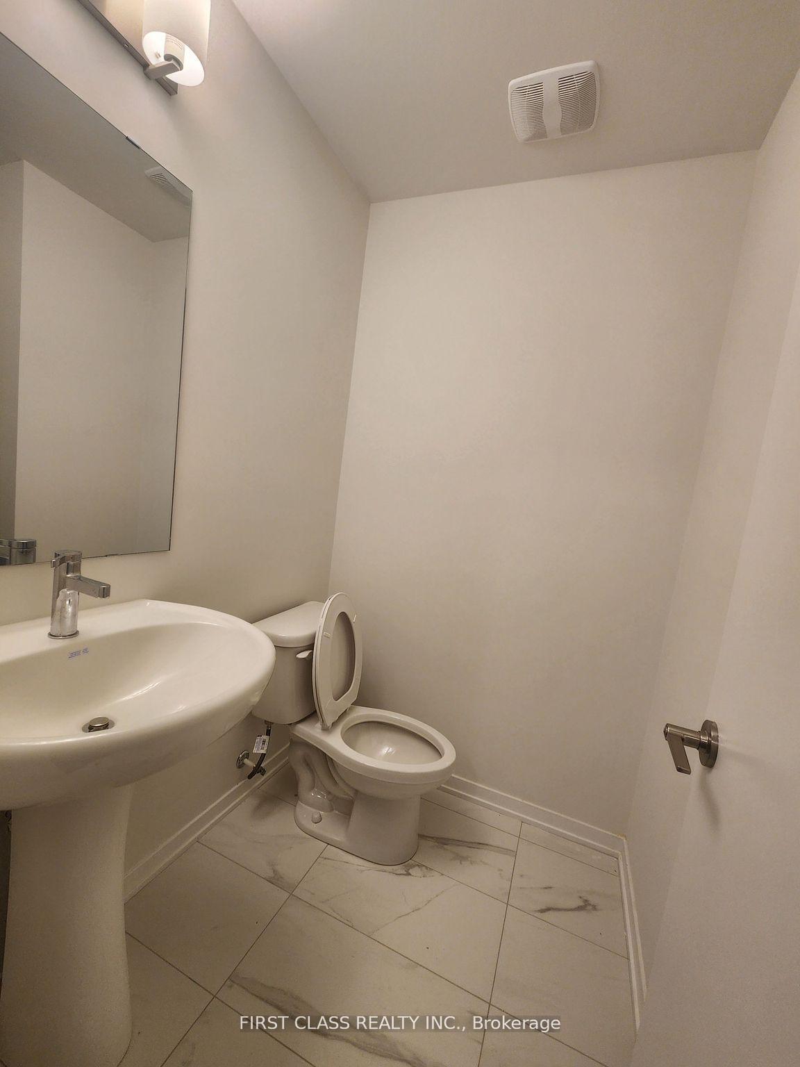 Photo 5 of Unit 184, 151 Honeycrisp Crescent, Vaughan, Vaughan Corporate Centre — HOMEH