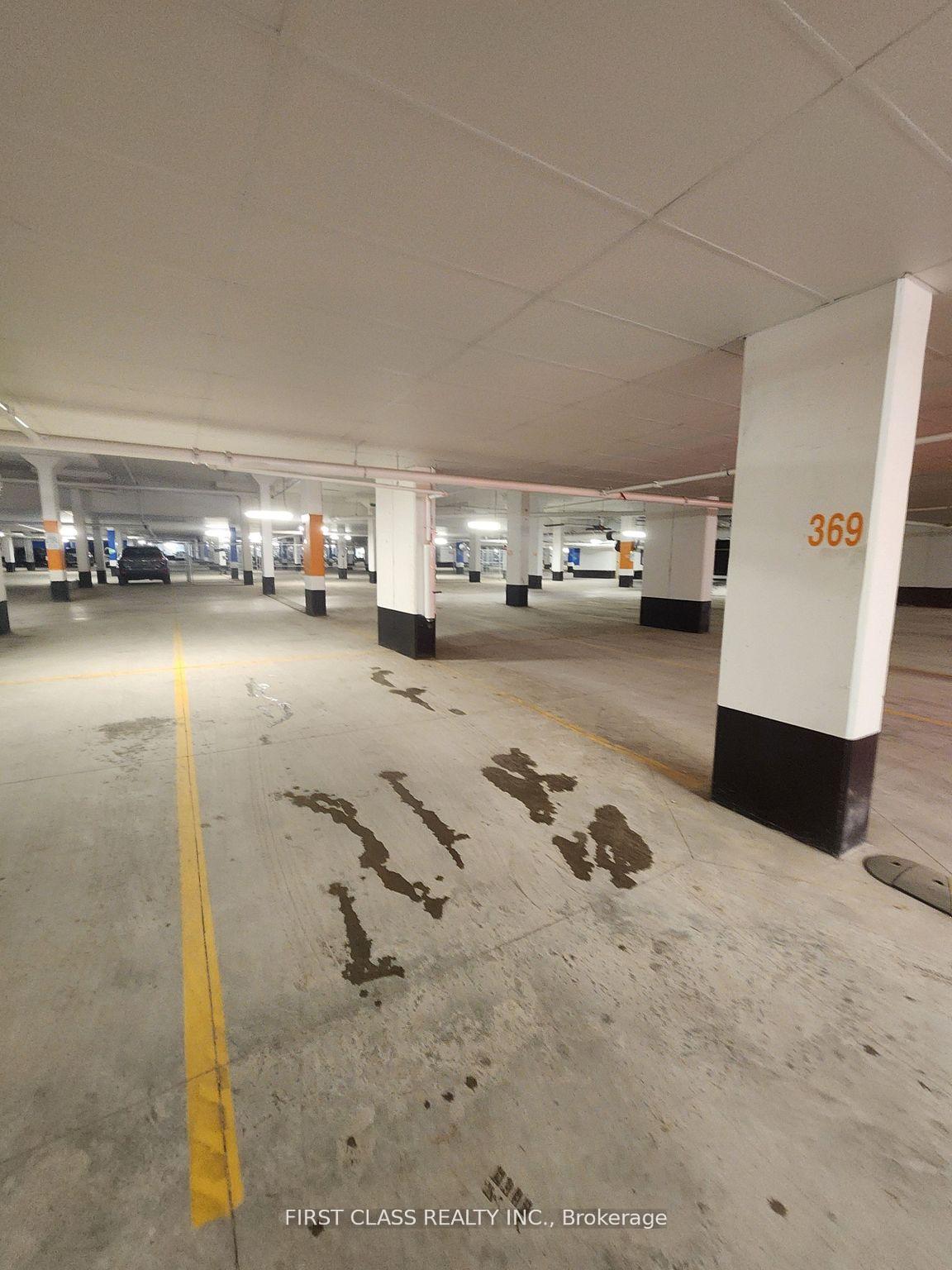 Photo 14 of Unit 184, 151 Honeycrisp Crescent, Vaughan, Vaughan Corporate Centre — HOMEH