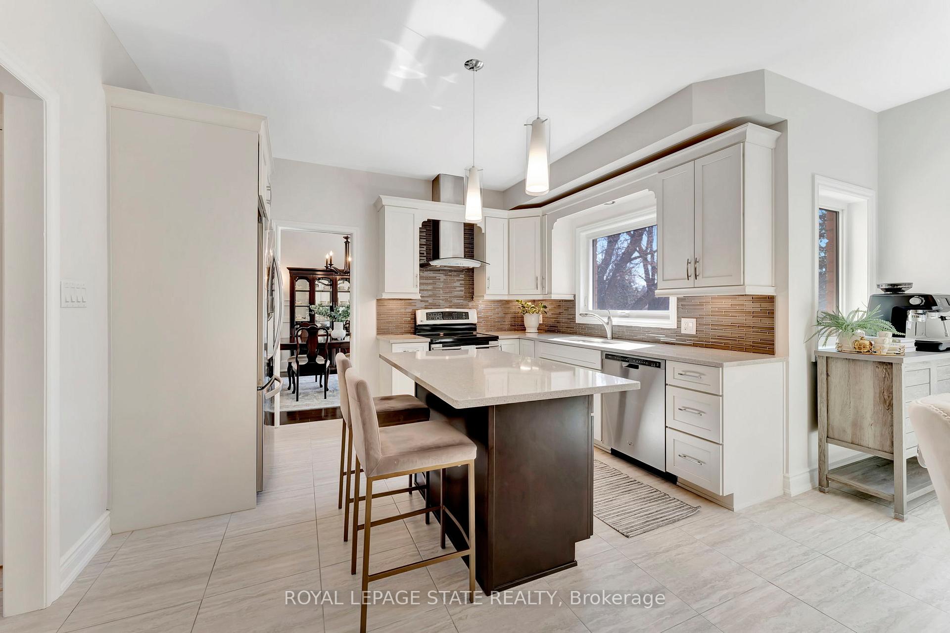 Photo 2 of 628 Highvalley Road, Hamilton, Ancaster — HOMEH