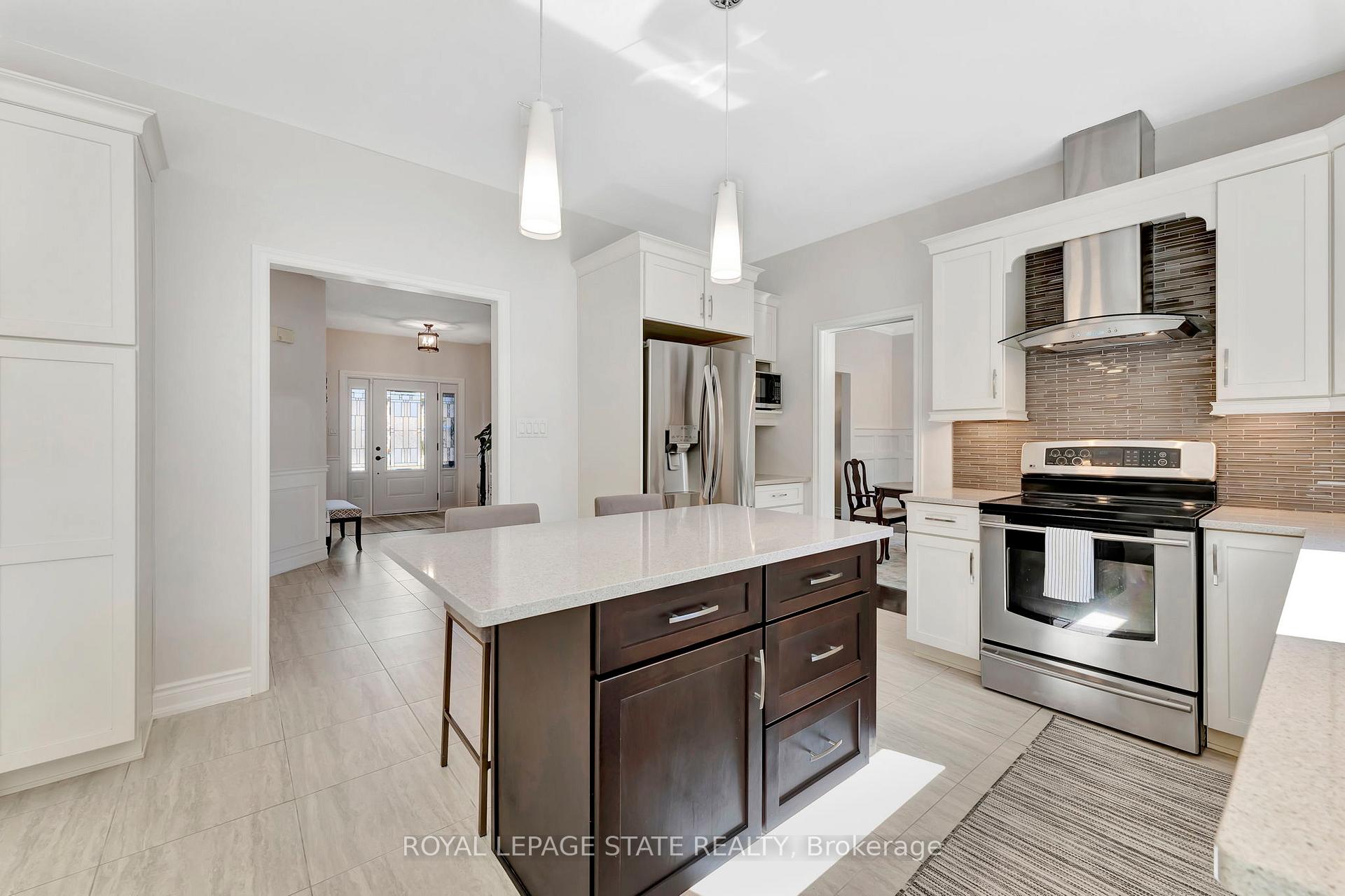 Photo 12 of 628 Highvalley Road, Hamilton, Ancaster — HOMEH