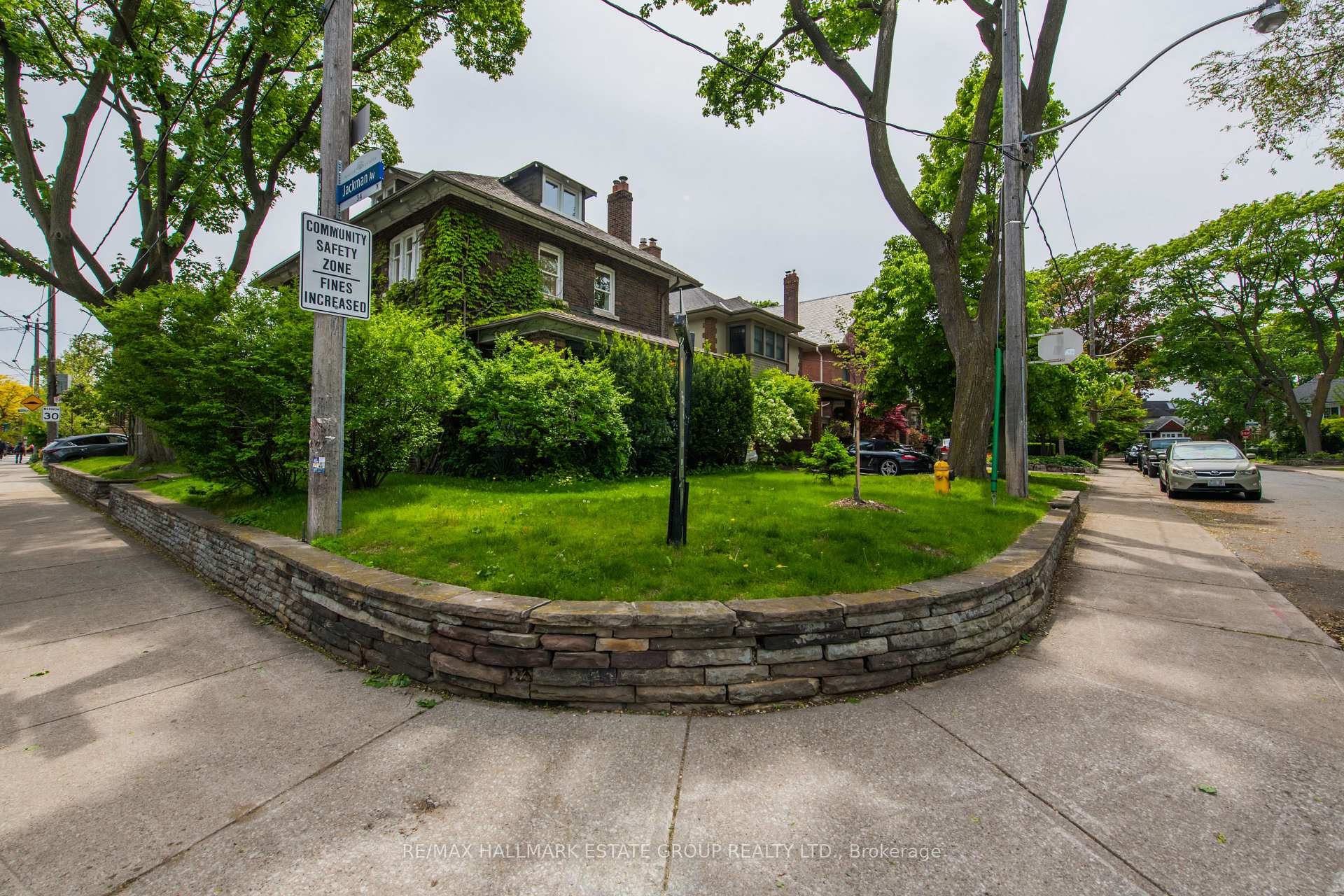 Photo 38 of 53 Playter Crescent, Toronto, Playter Estates-Danforth — HOMEH