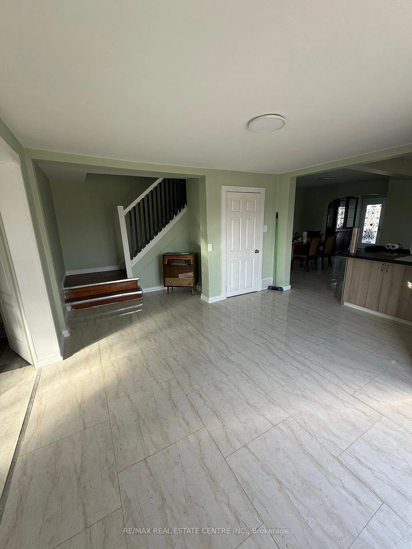 Photo 3 of 125 Davis Street, Thorold, Allanburg/Thorold South — HOMEH
