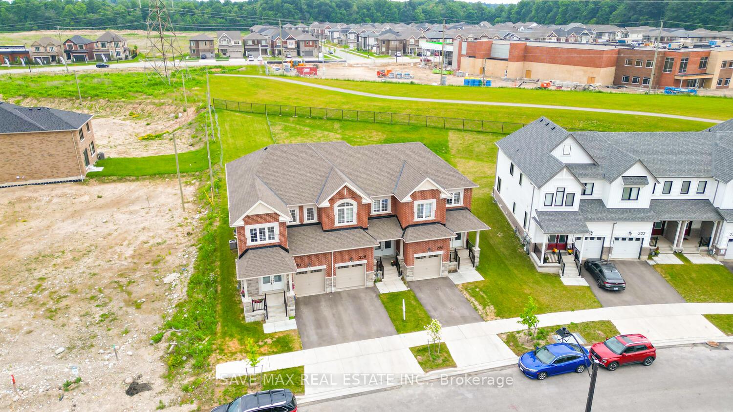 Photo 3 of 228 Histand Trail, Kitchener — HOMEH