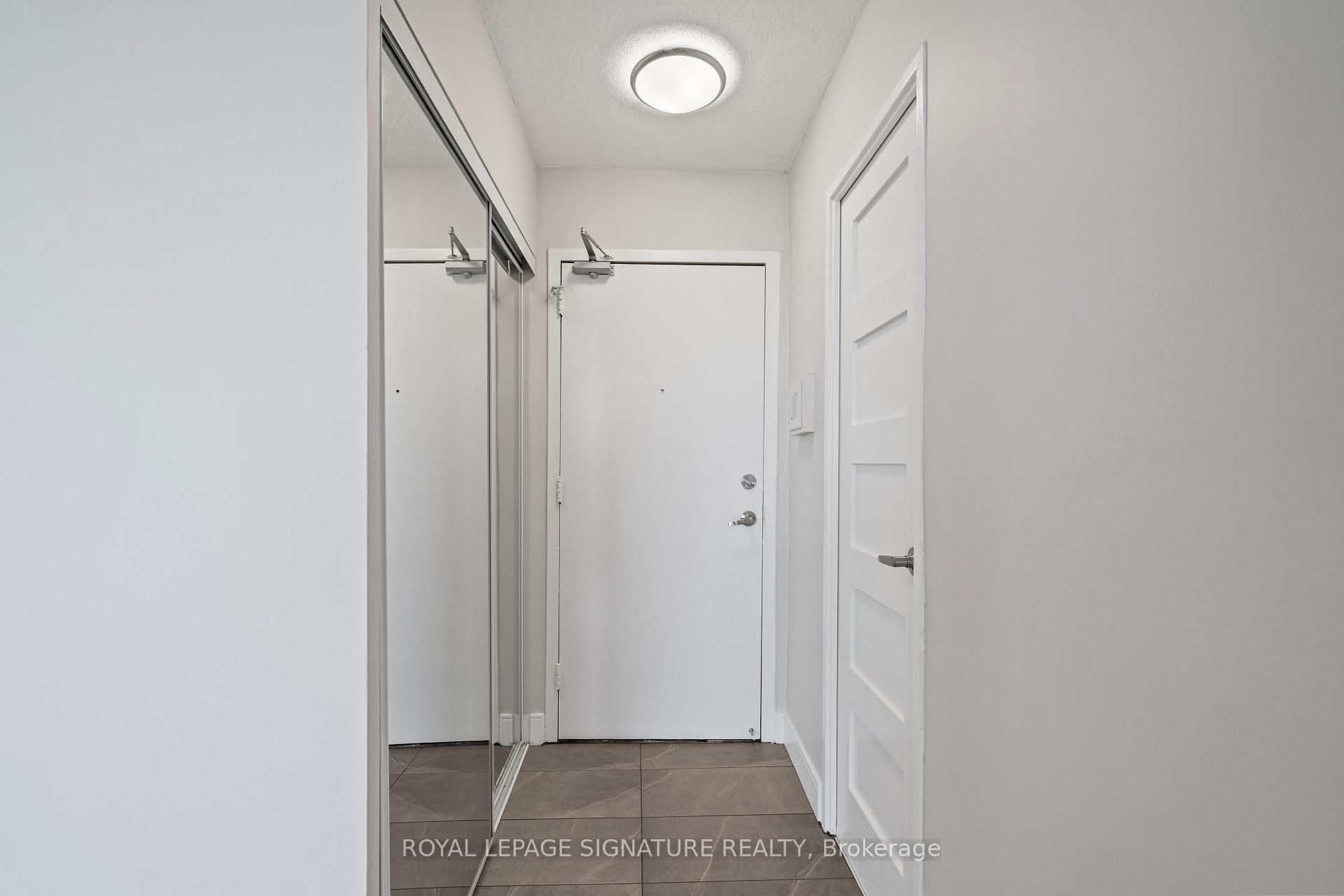 Photo 4 of Unit 2501, 666 Spadina Avenue, Toronto, University — HOMEH