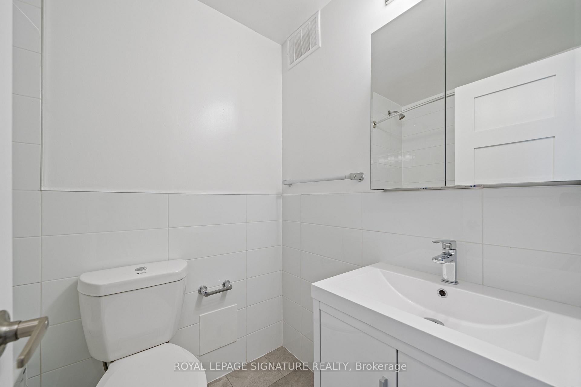 Photo 3 of Unit 2501, 666 Spadina Avenue, Toronto, University — HOMEH