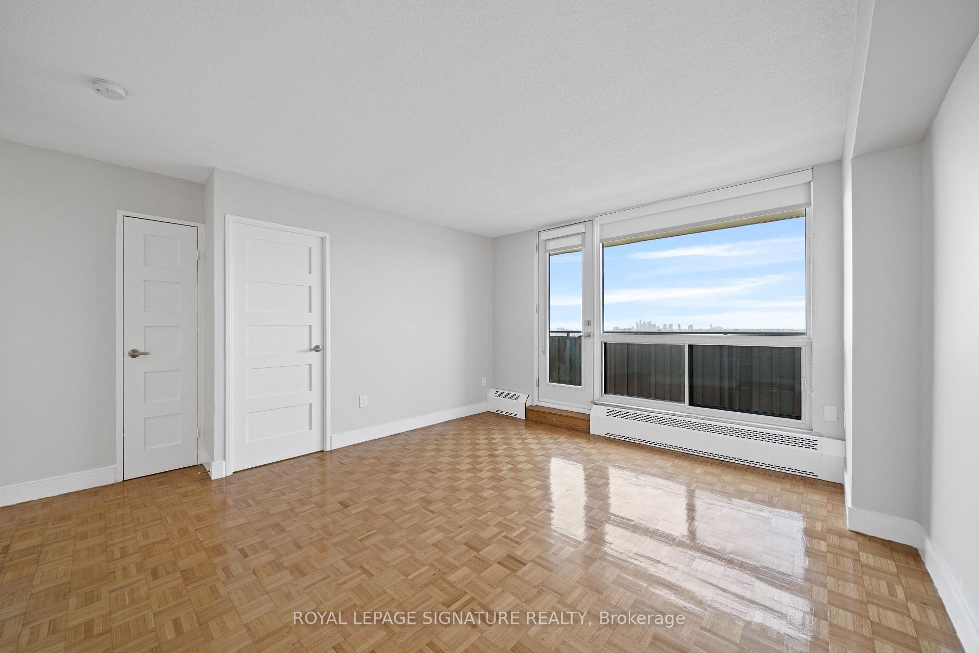 Photo 7 of Unit 2501, 666 Spadina Avenue, Toronto, University — HOMEH