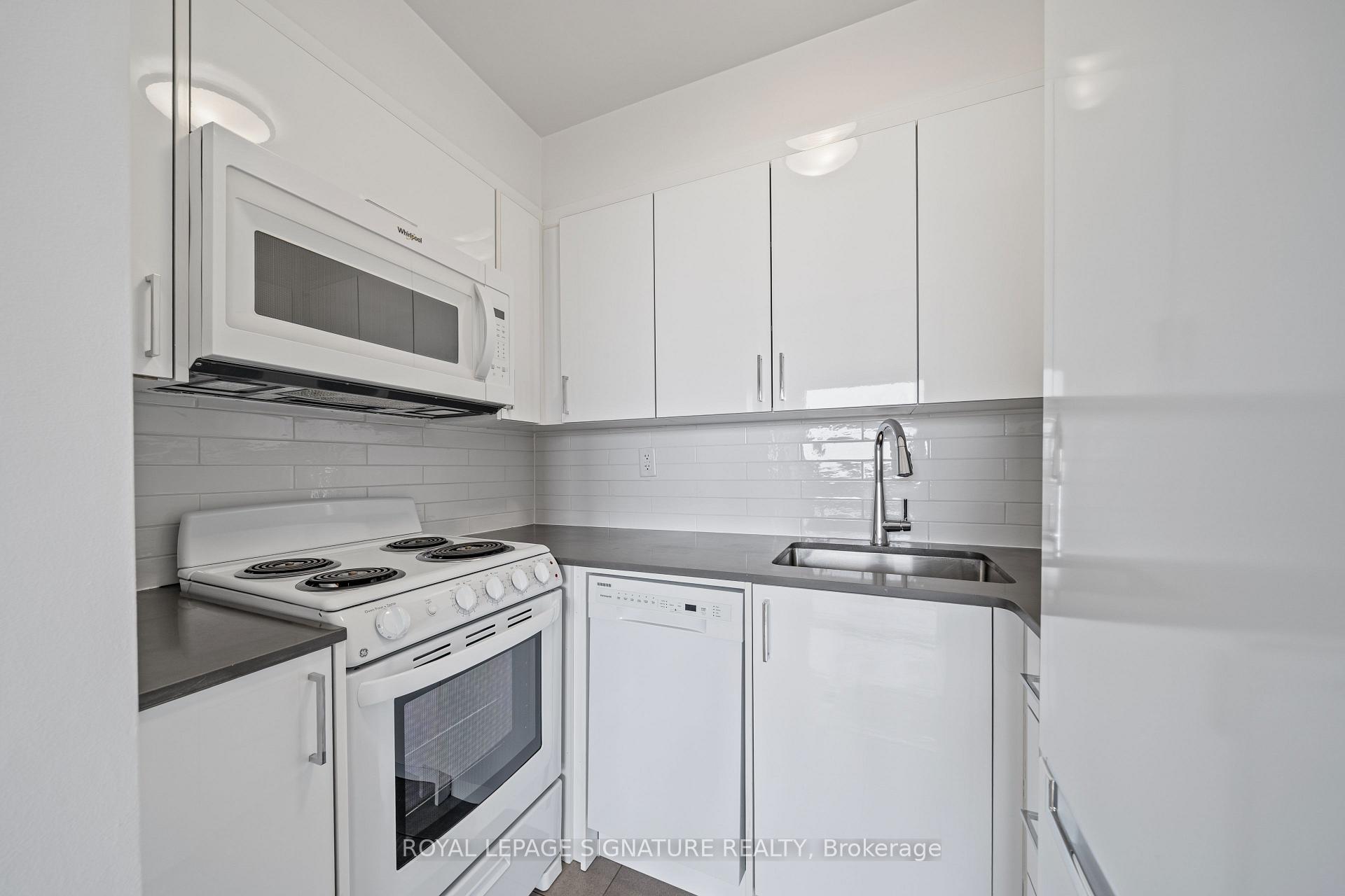 Photo 6 of Unit 2501, 666 Spadina Avenue, Toronto, University — HOMEH