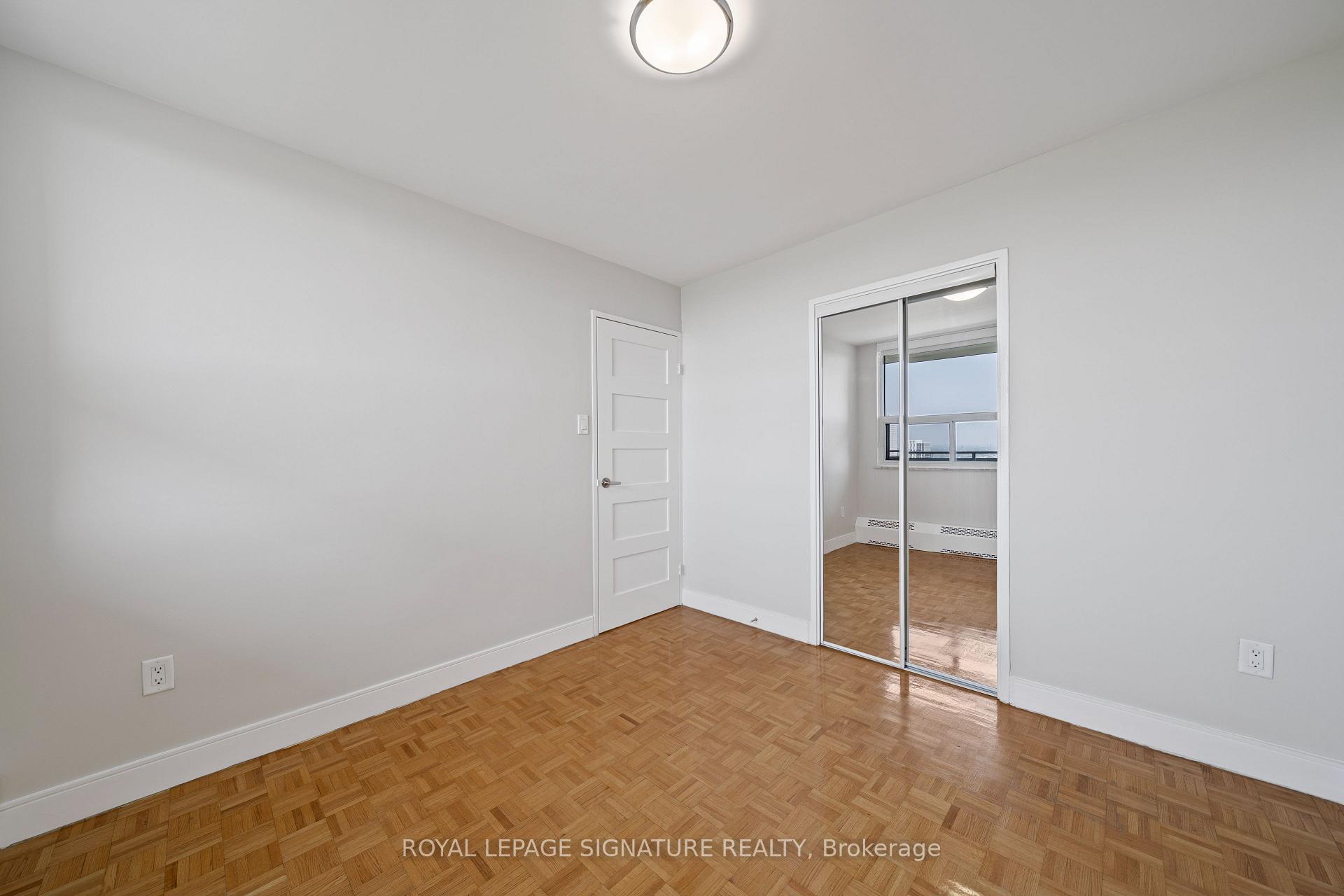 Photo 9 of Unit 2501, 666 Spadina Avenue, Toronto, University — HOMEH
