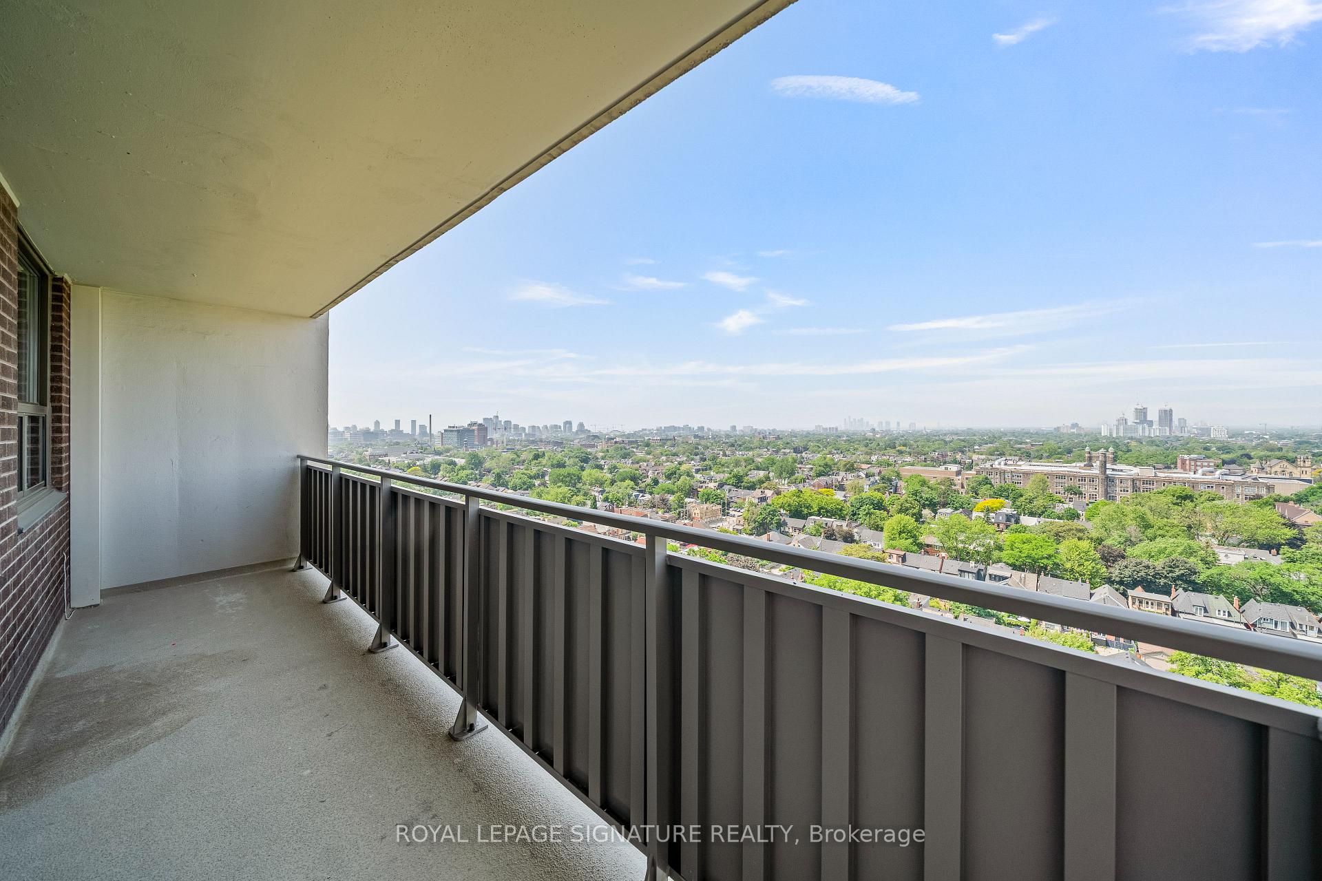 Photo 11 of Unit 2501, 666 Spadina Avenue, Toronto, University — HOMEH