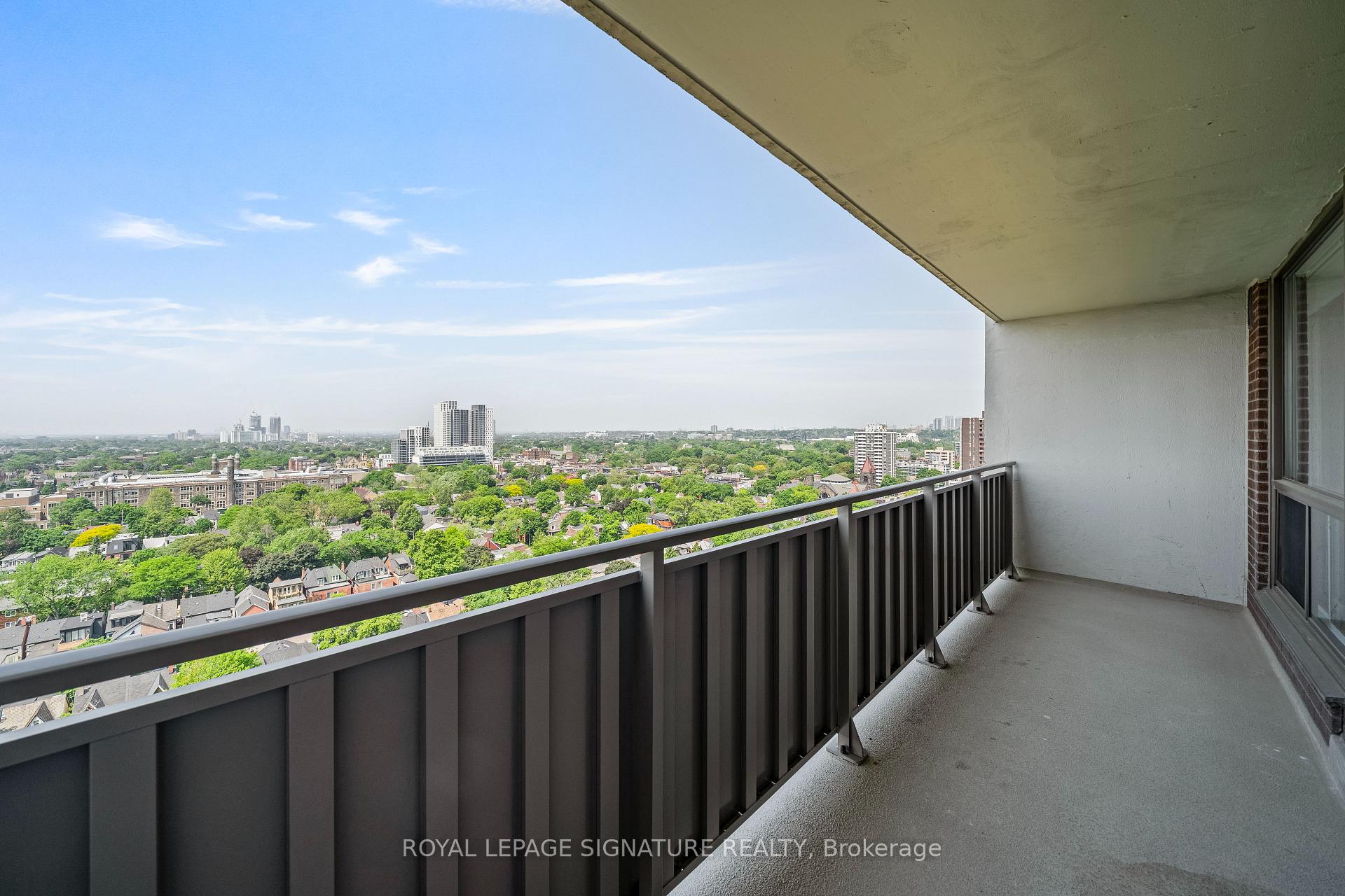 Photo 12 of Unit 2501, 666 Spadina Avenue, Toronto, University — HOMEH