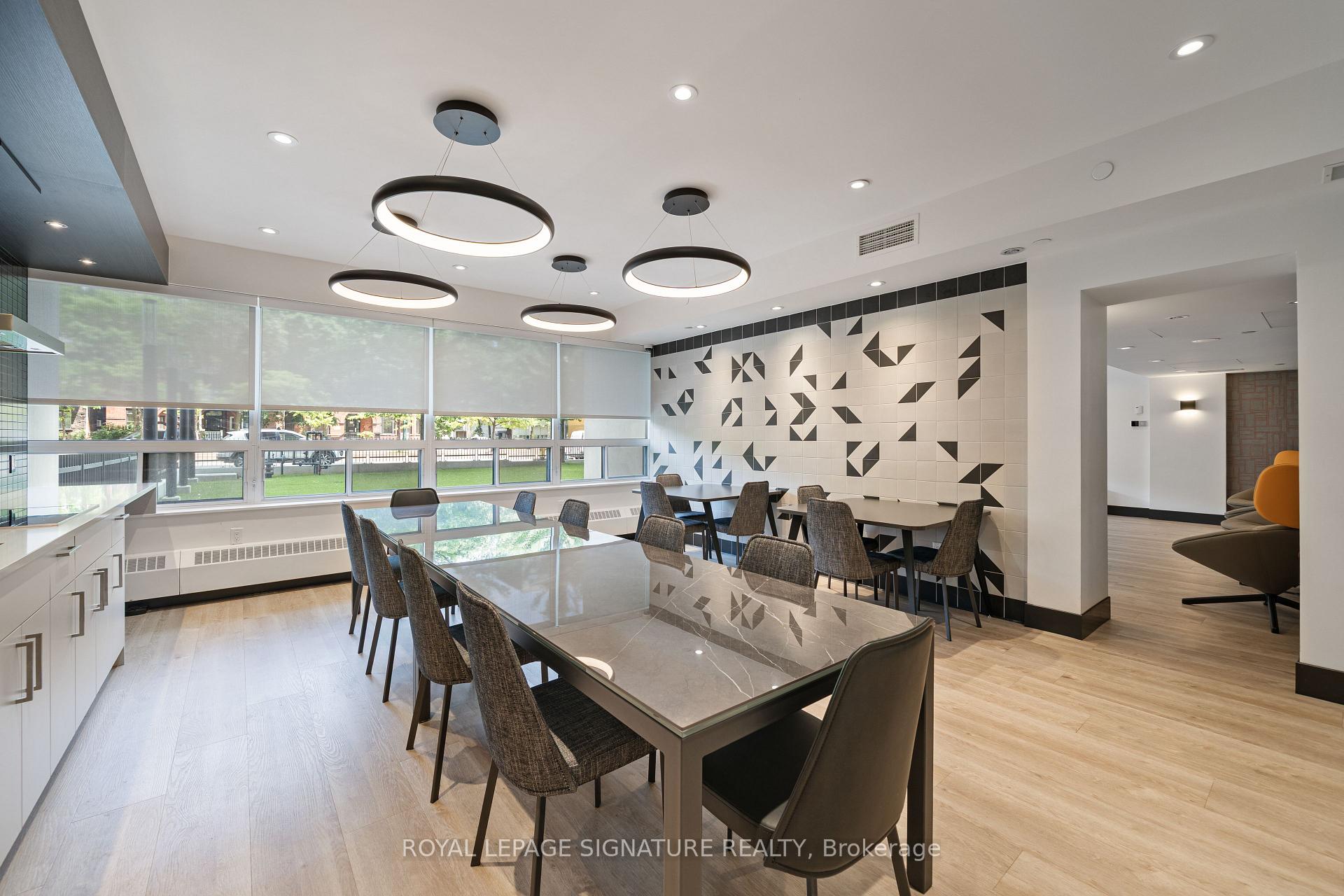 Photo 14 of Unit 2501, 666 Spadina Avenue, Toronto, University — HOMEH