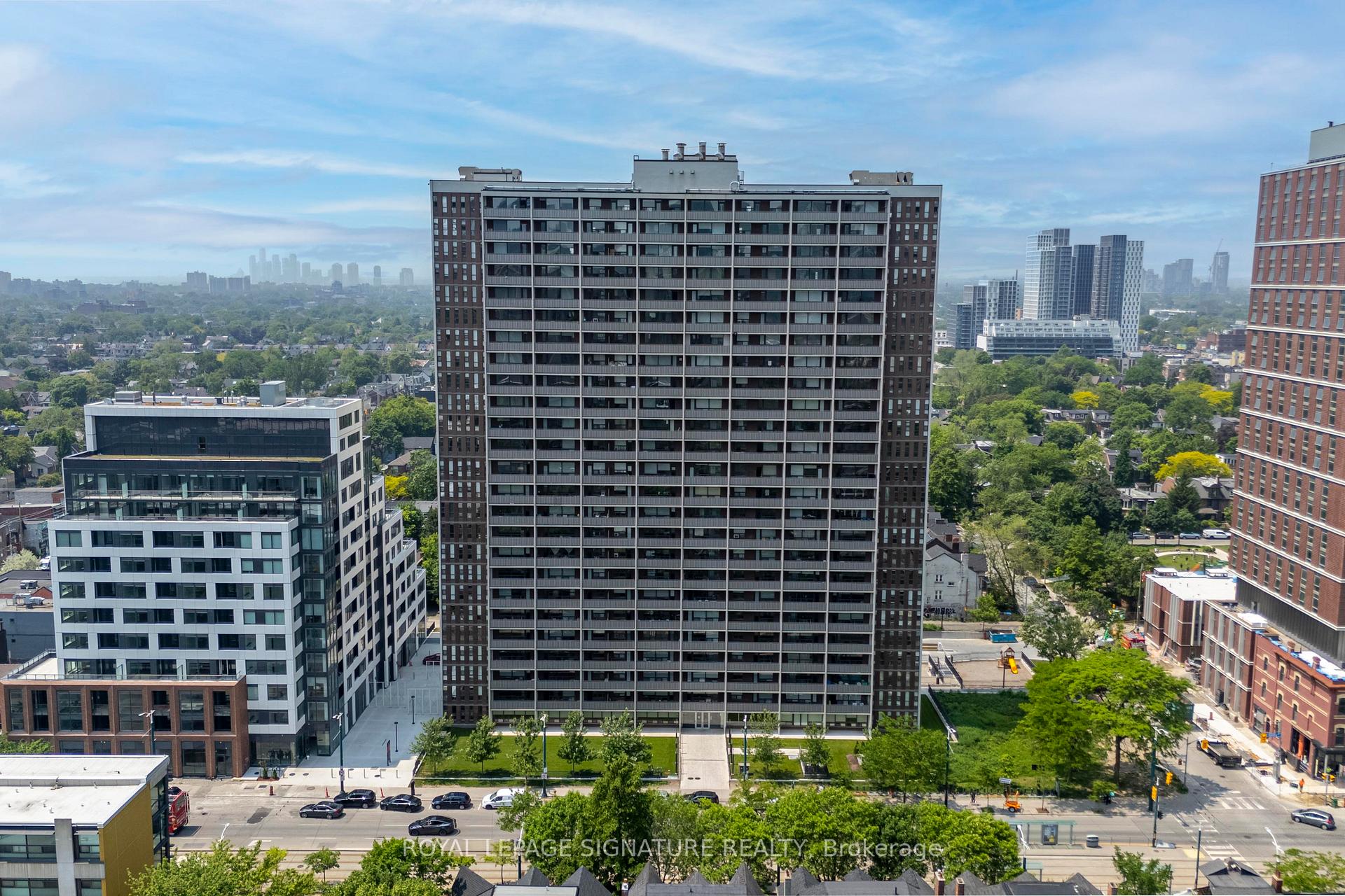 Photo 30 of Unit 2501, 666 Spadina Avenue, Toronto, University — HOMEH
