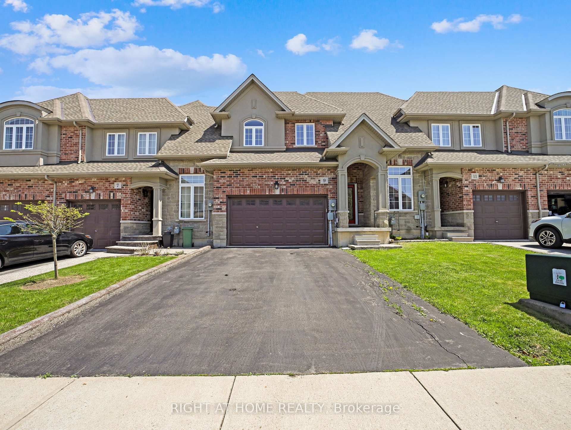 Photo 3 of 9 Medici Lane, Hamilton, Carpenter — HOMEH