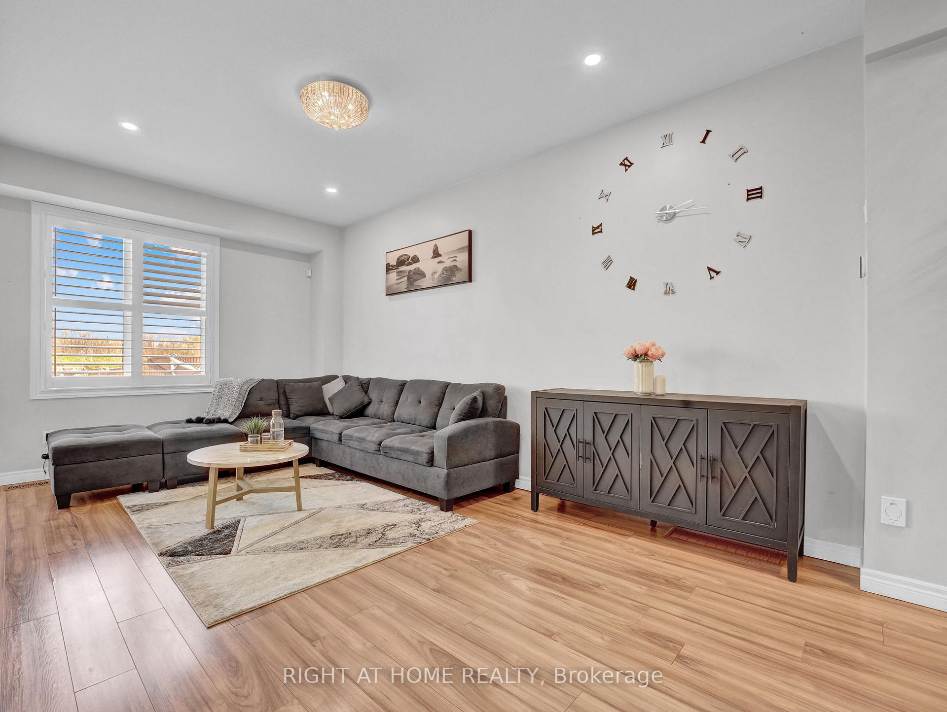 Photo 8 of 9 Medici Lane, Hamilton, Carpenter — HOMEH